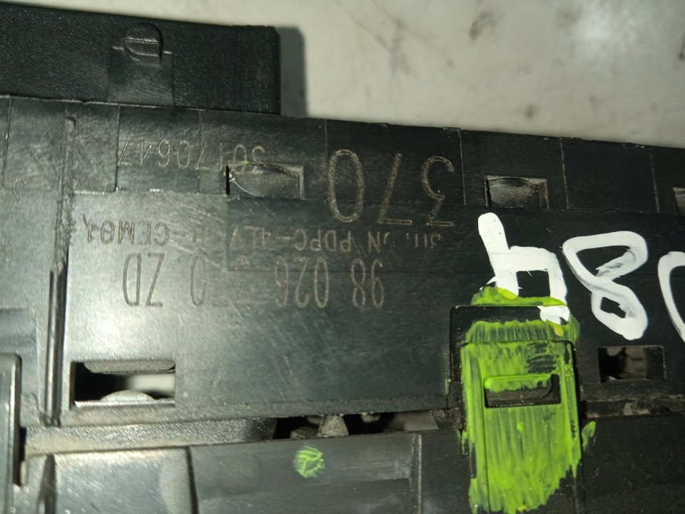 MANDO ELEVALUNAS DELANTERO IZQUIERDO foto 4