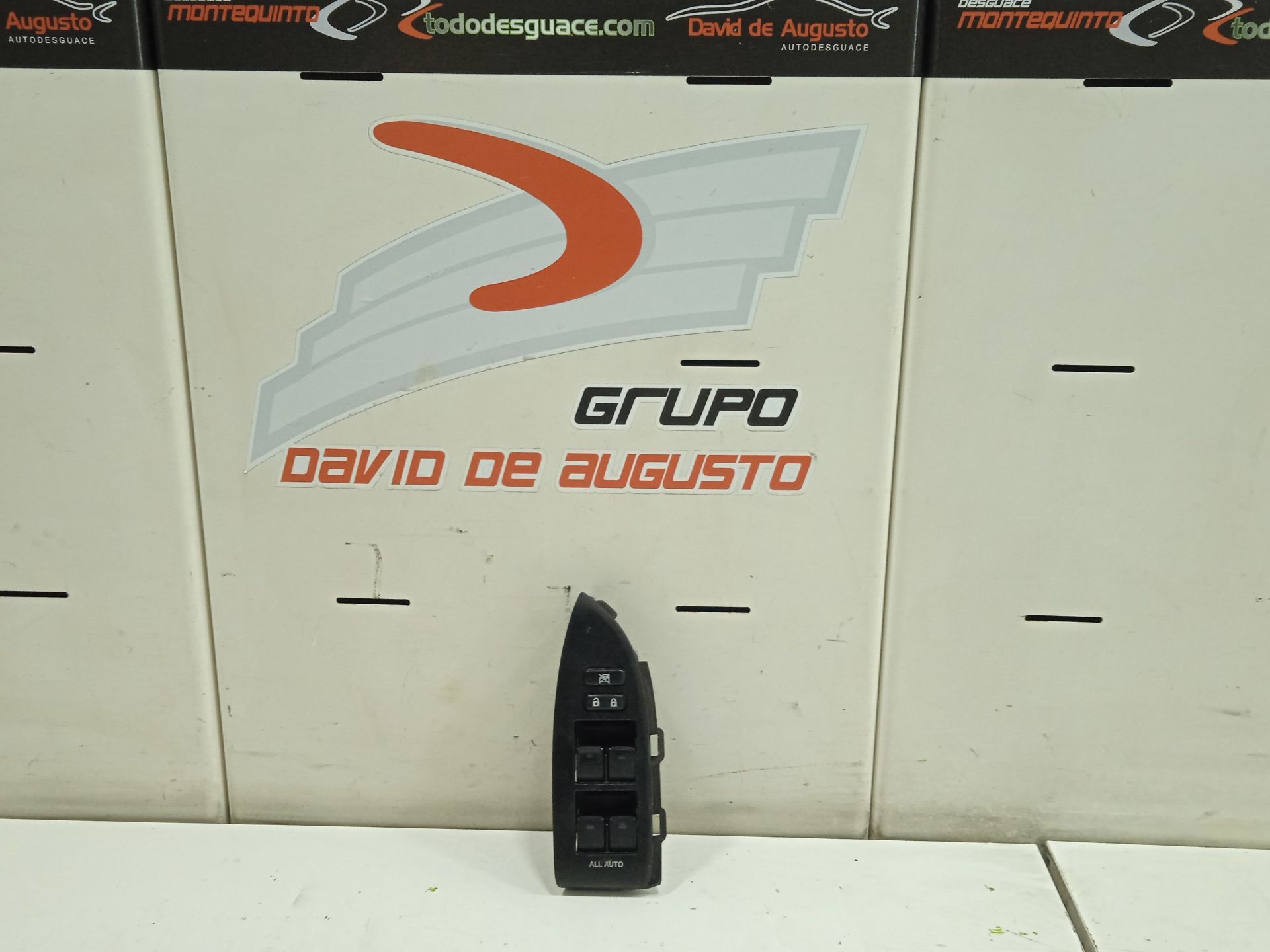 MANDO ELEVALUNAS DELANTERO IZQUIERDO TOYOTA PRIUS (NHW30) Plug-in Hybrid Advance