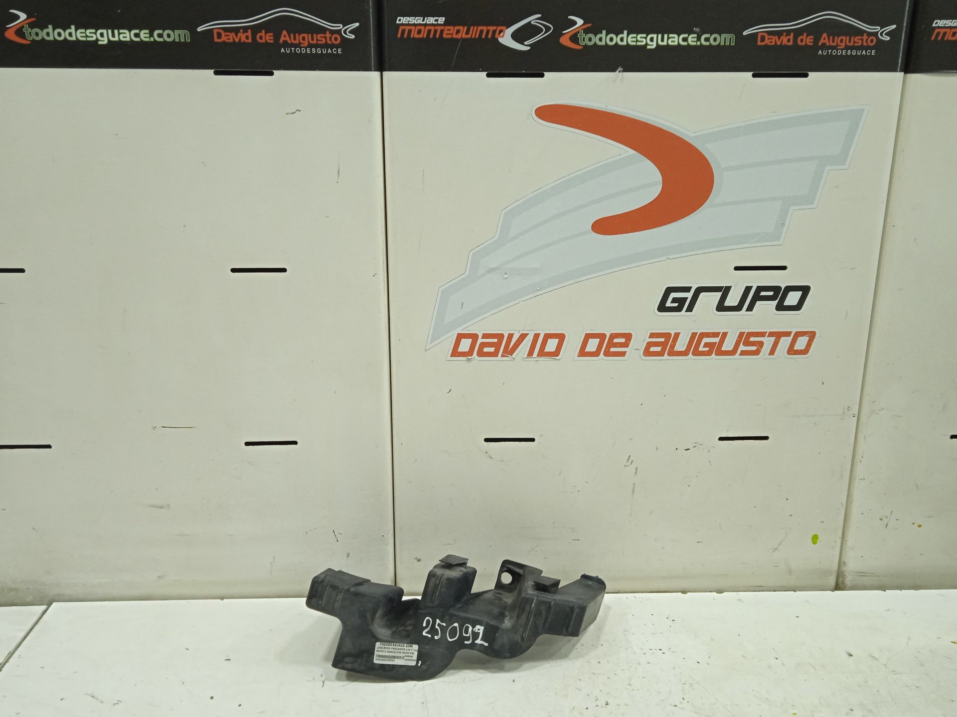 SOPORTE PARAGOLPES DELANTERO foto 4