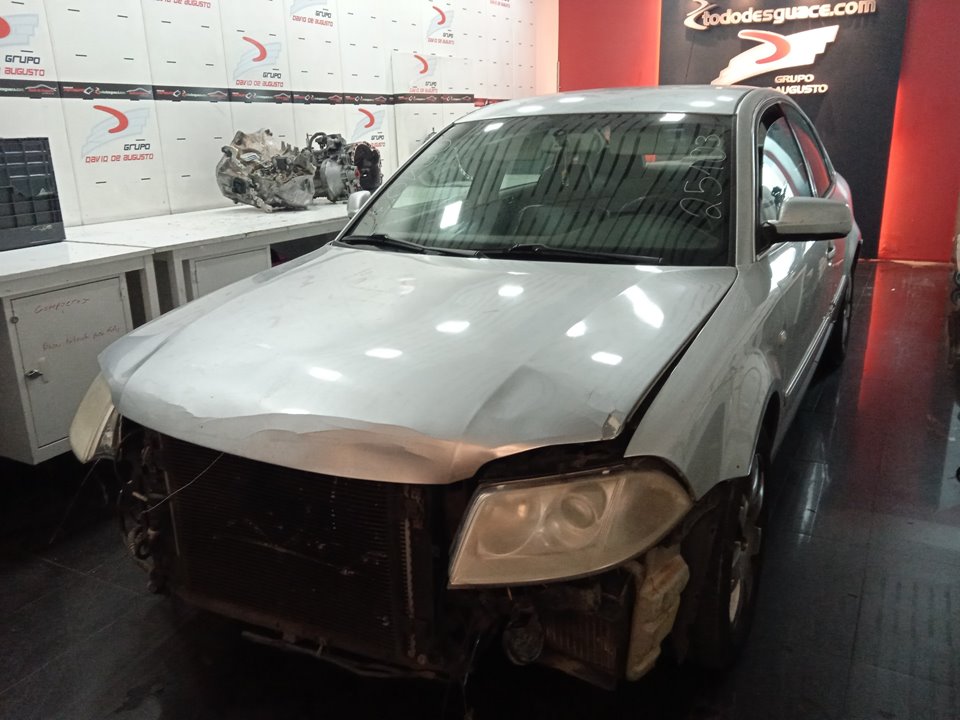 VOLKSWAGEN PASSAT BERLINA (3B3) Edition Motor 1,9 Ltr. - 96 kW TDI