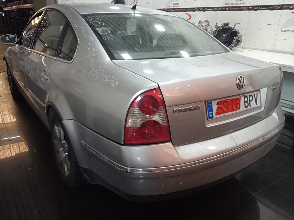 VOLKSWAGEN PASSAT BERLINA (3B3) Edition Motor 1,9 Ltr. - 96 kW TDI