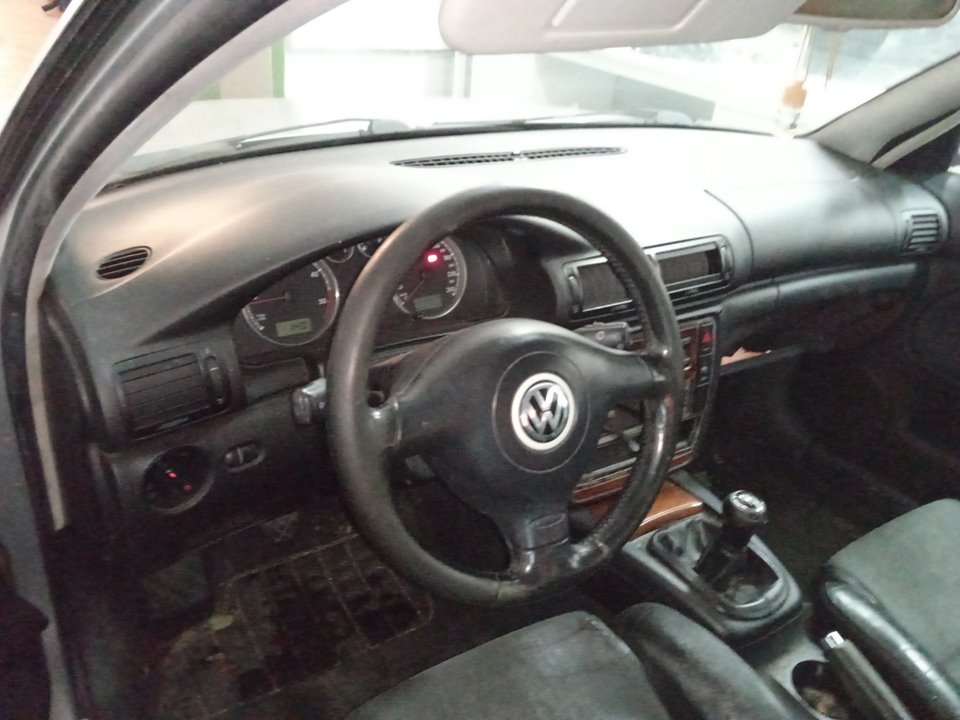 VOLKSWAGEN PASSAT BERLINA (3B3) Edition Motor 1,9 Ltr. - 96 kW TDI