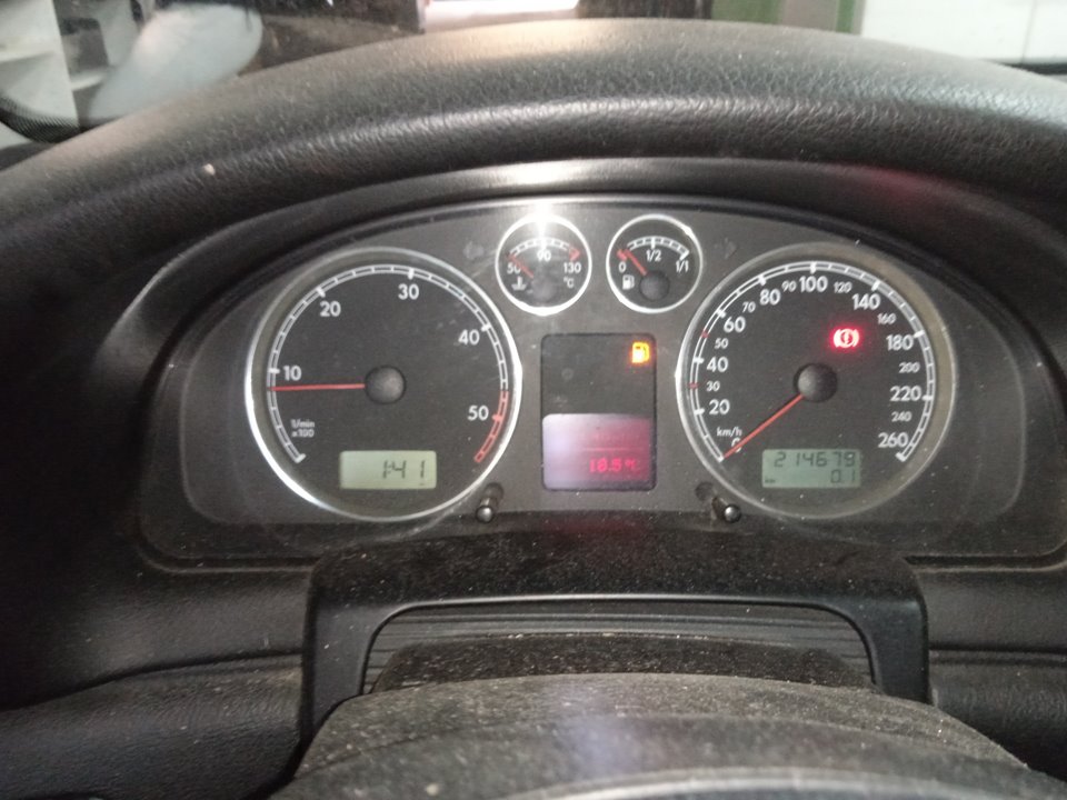 VOLKSWAGEN PASSAT BERLINA (3B3) Edition Motor 1,9 Ltr. - 96 kW TDI
