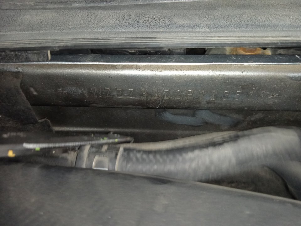 VOLKSWAGEN PASSAT BERLINA (3B3) Edition Motor 1,9 Ltr. - 96 kW TDI