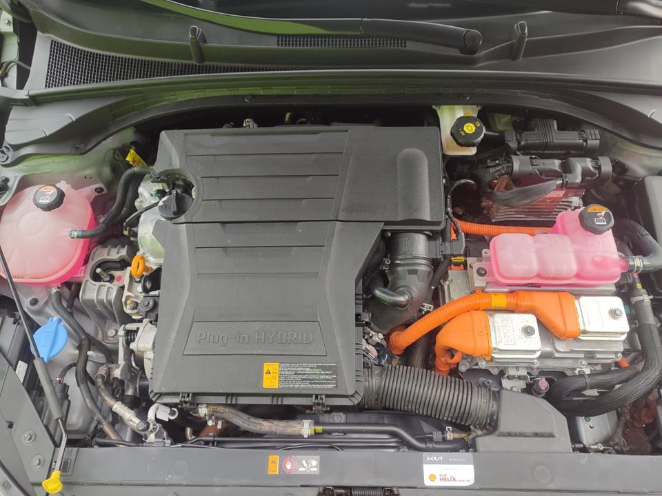 KIA XCEED TECH híbrido-suave 100 kW (Motor 1,6 Ltr. - 100 kW Diesel)