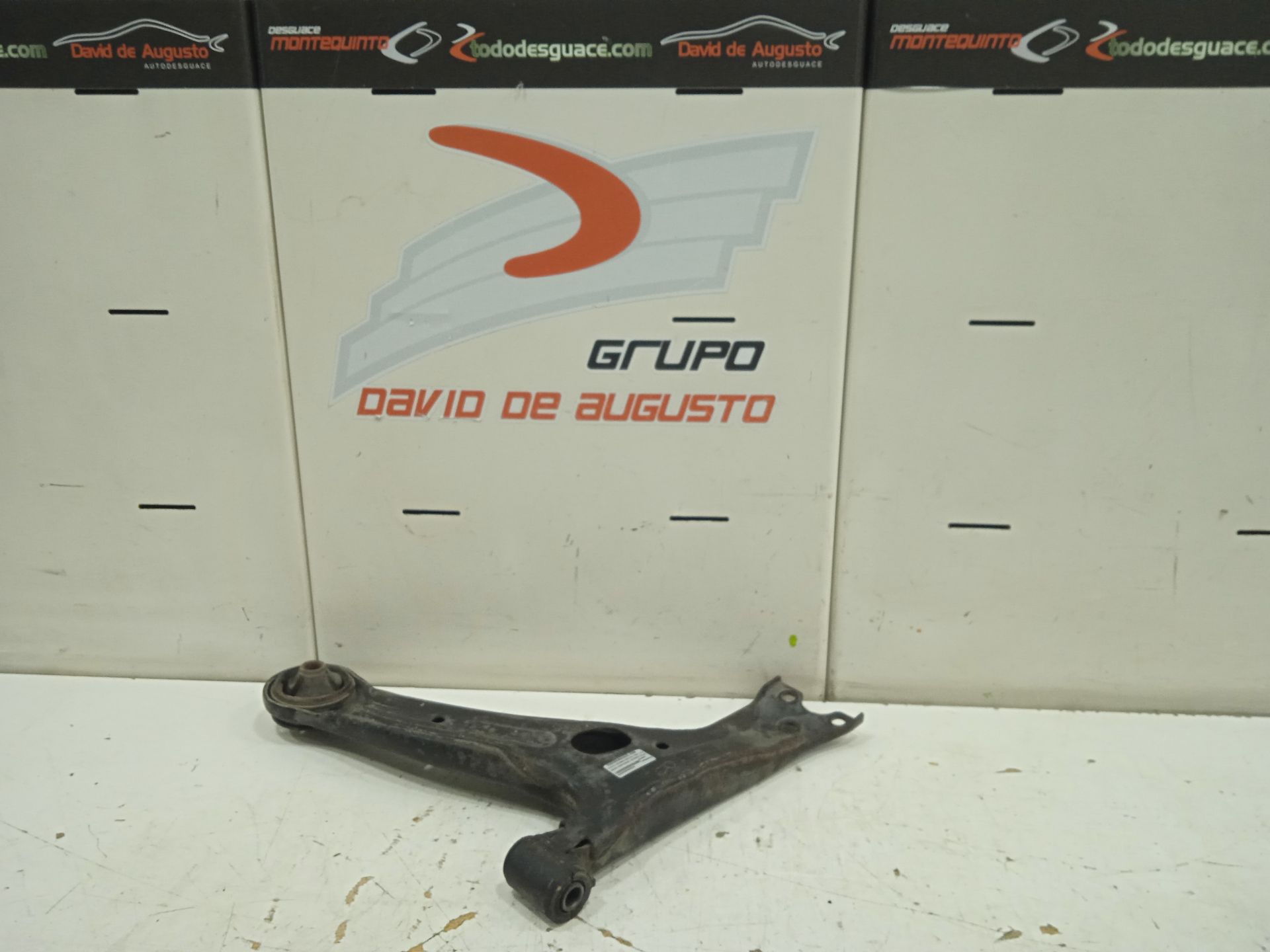 BRAZO SUSPENSION INFERIOR DELANTERO IZQUIERDO
