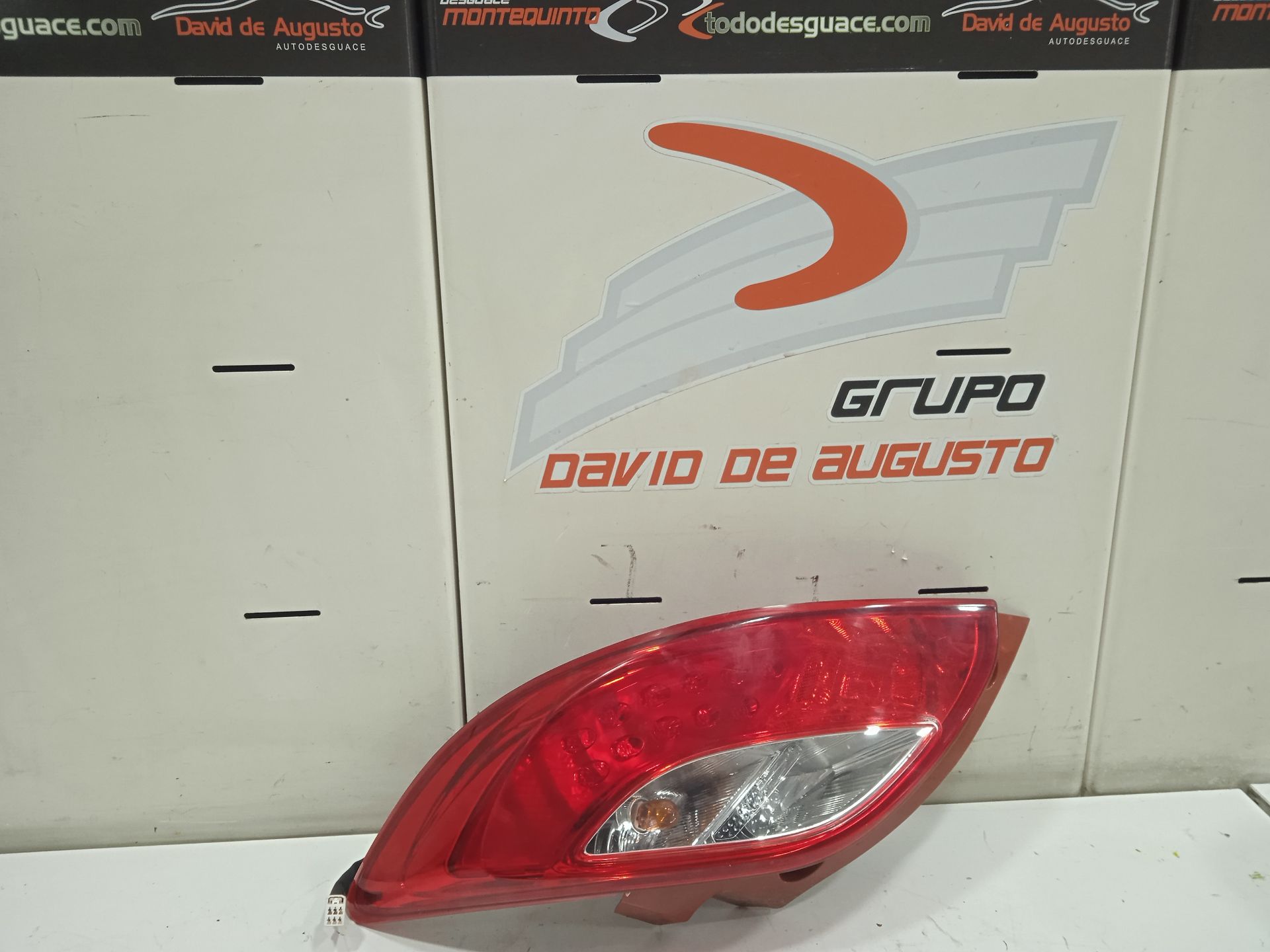 PILOTO TRASERO DERECHO
