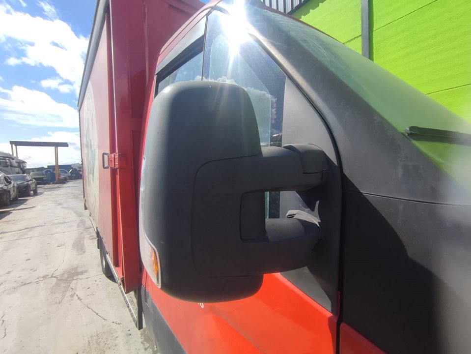 IVECO DAILY CONF. PAQUETERÍA (SOMMER) Cabina simple 35 S... batalla 3750 Motor 2,3 Ltr. - 78 kW Diesel CAT