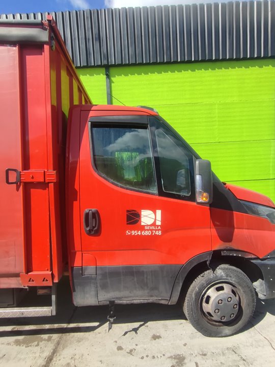 IVECO DAILY CONF. PAQUETERÍA (SOMMER) Cabina simple 35 S... batalla 3750 Motor 2,3 Ltr. - 78 kW Diesel CAT