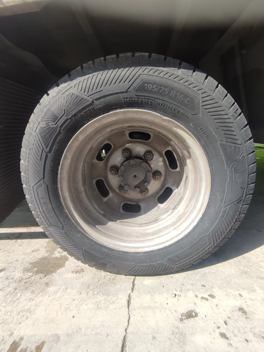 IVECO DAILY CONF. PAQUETERÍA (SOMMER) Cabina simple 35 S... batalla 3750 Motor 2,3 Ltr. - 78 kW Diesel CAT