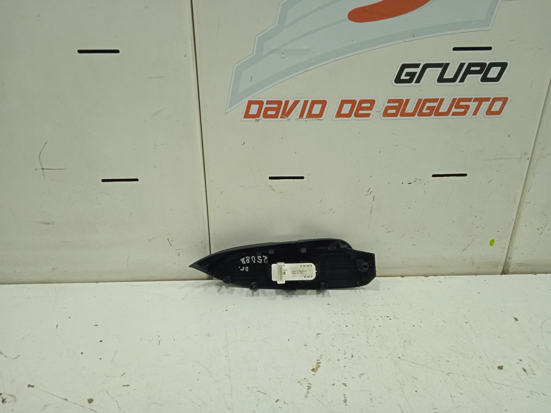 MANDO ELEVALUNAS DELANTERO DERECHO MAZDA CX-3 Evolution