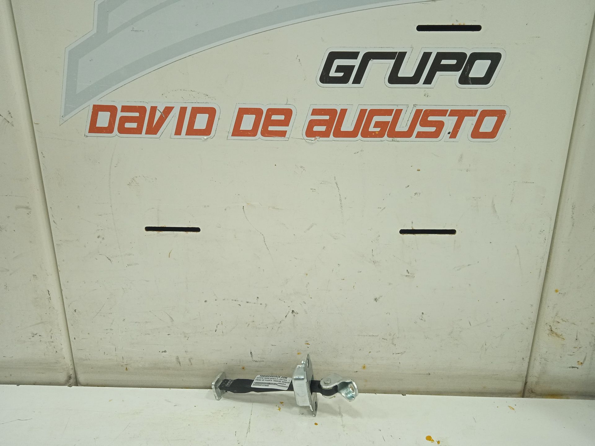 FRENO DE PUERTA TRASERO DERECHO TOYOTA YARIS (XP21) S-EDITION