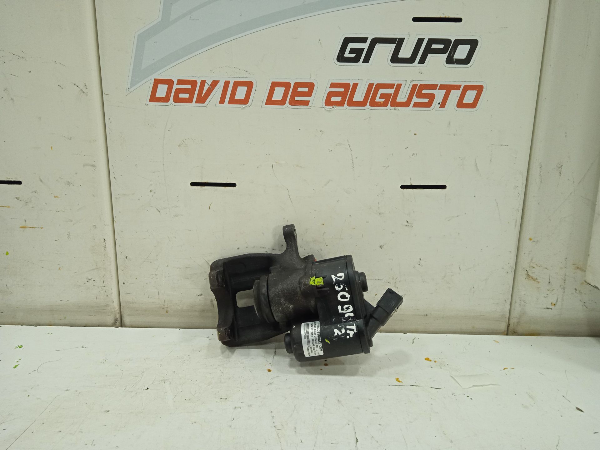 PINZA DE FRENO TRASERA IZQUIERDA foto 4