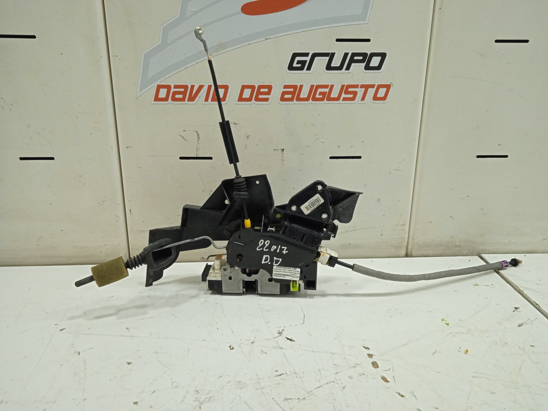 CERRADURA PUERTA DELANTERA DERECHA foto 2
