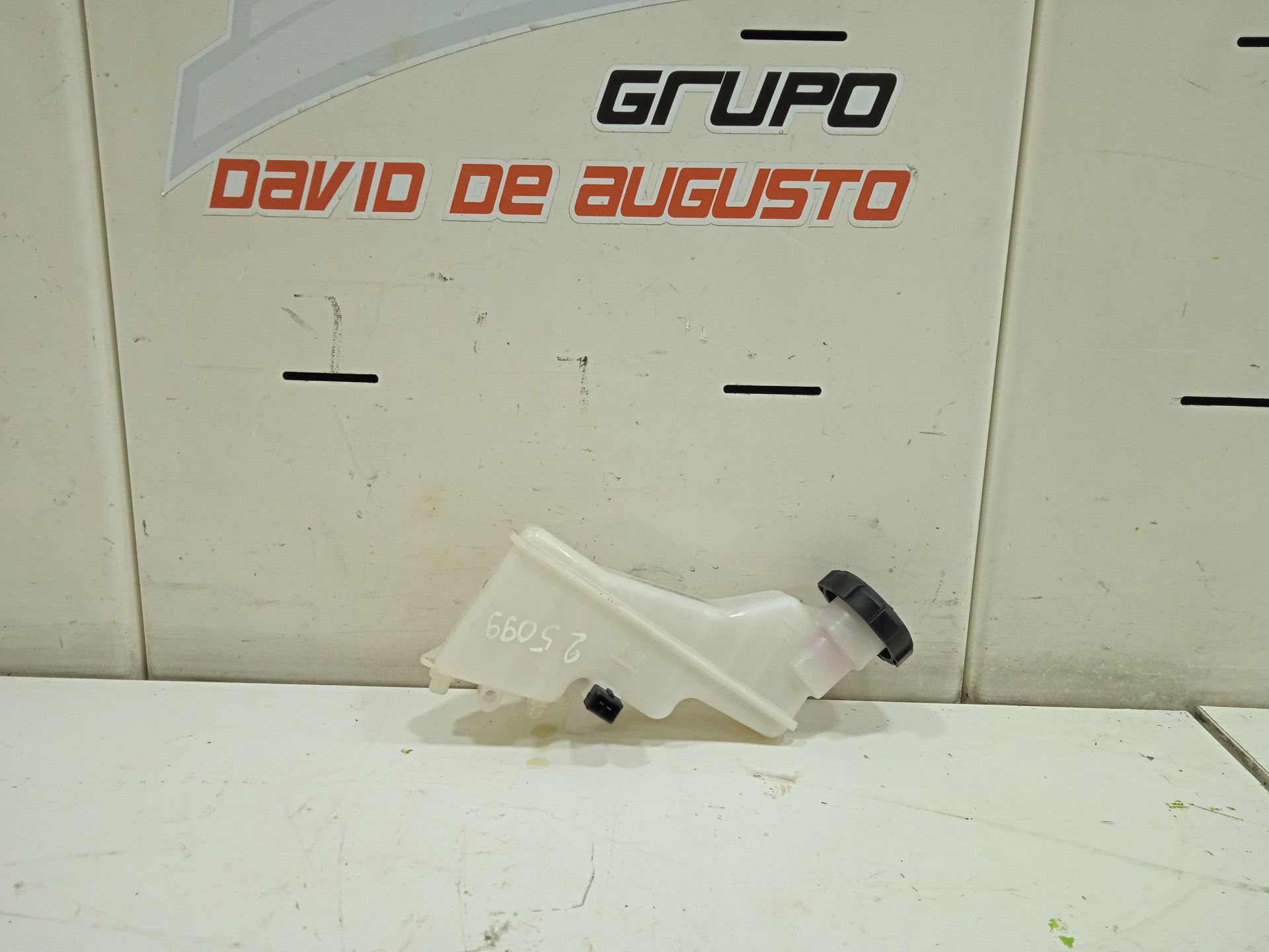 DEPOSITO LIQUIDO DE FRENOS foto 2
