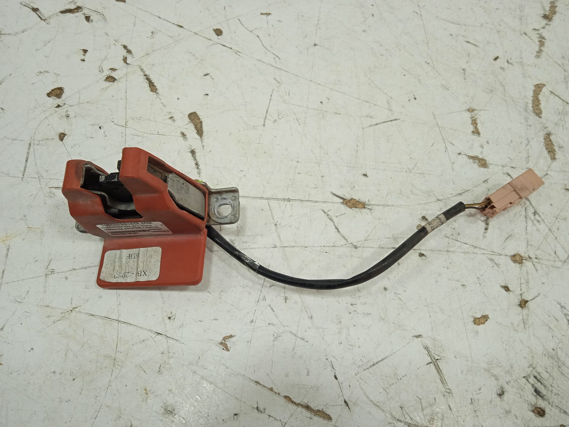CERRADURA MALETERO / PORTON VOLKSWAGEN FOX (5Z1) Básico