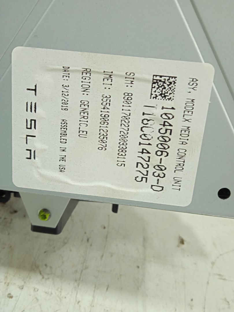 PANTALLA TESLA MODEL S Basis