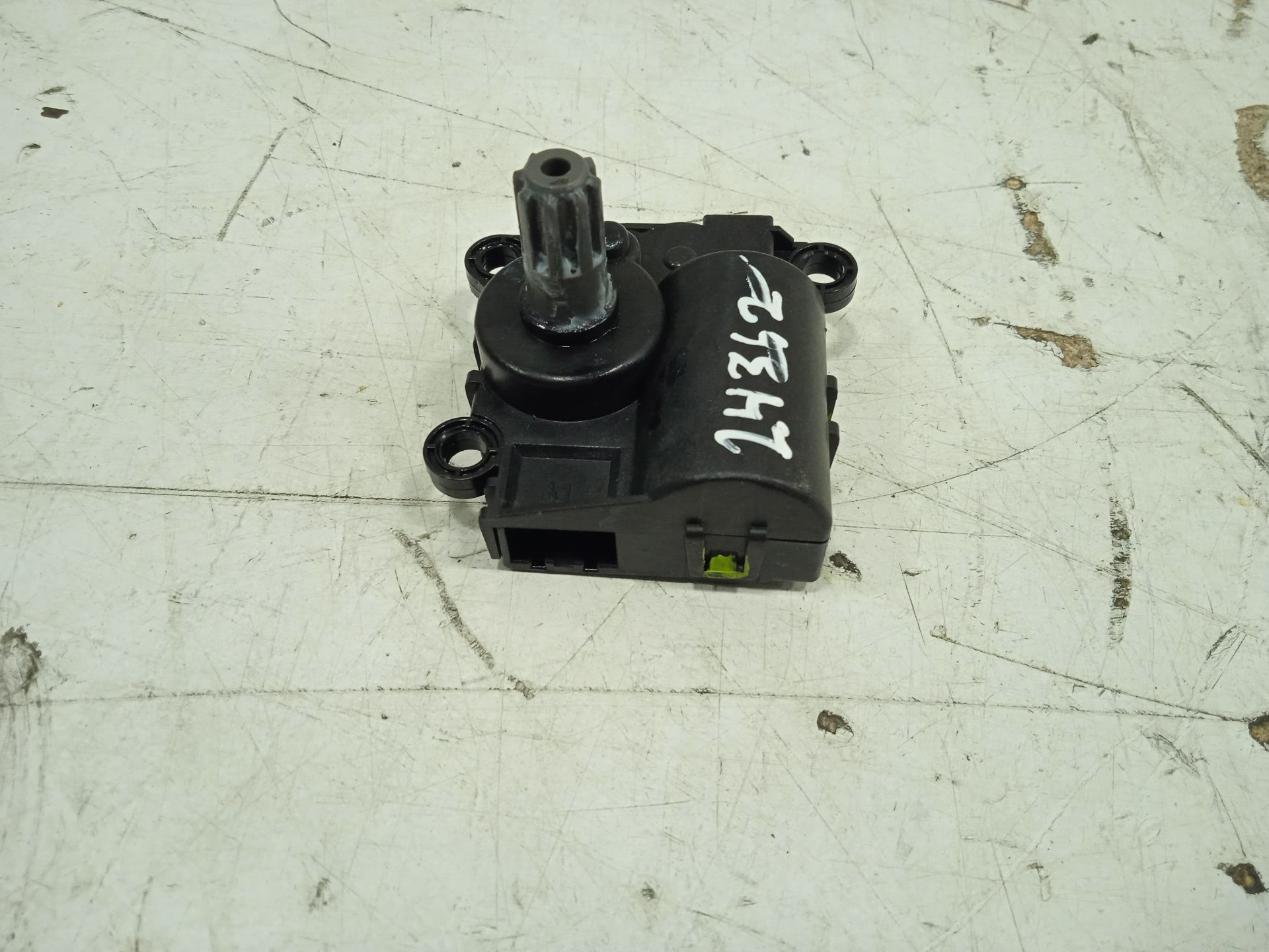MOTOR TRAMPILLA TESLA MODEL S Basis