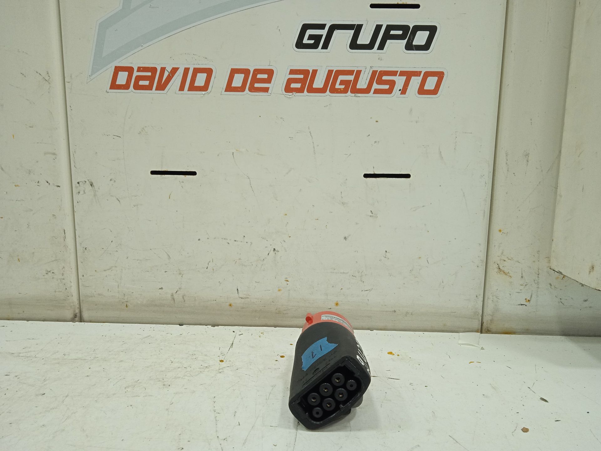 ALOJAMIENTO DEL CONECTOR TESLA MODEL S Basis