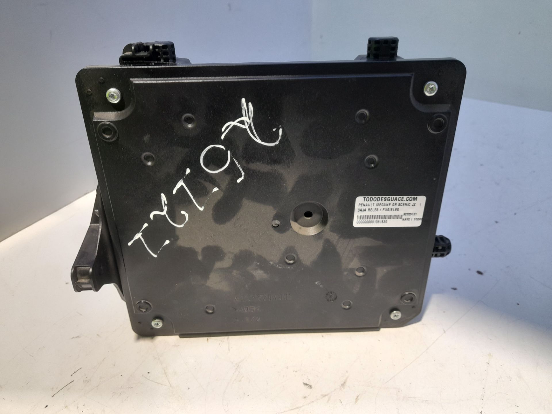 CAJA RELES / FUSIBLES RENAULT MEGANE GR SCENIC JZ