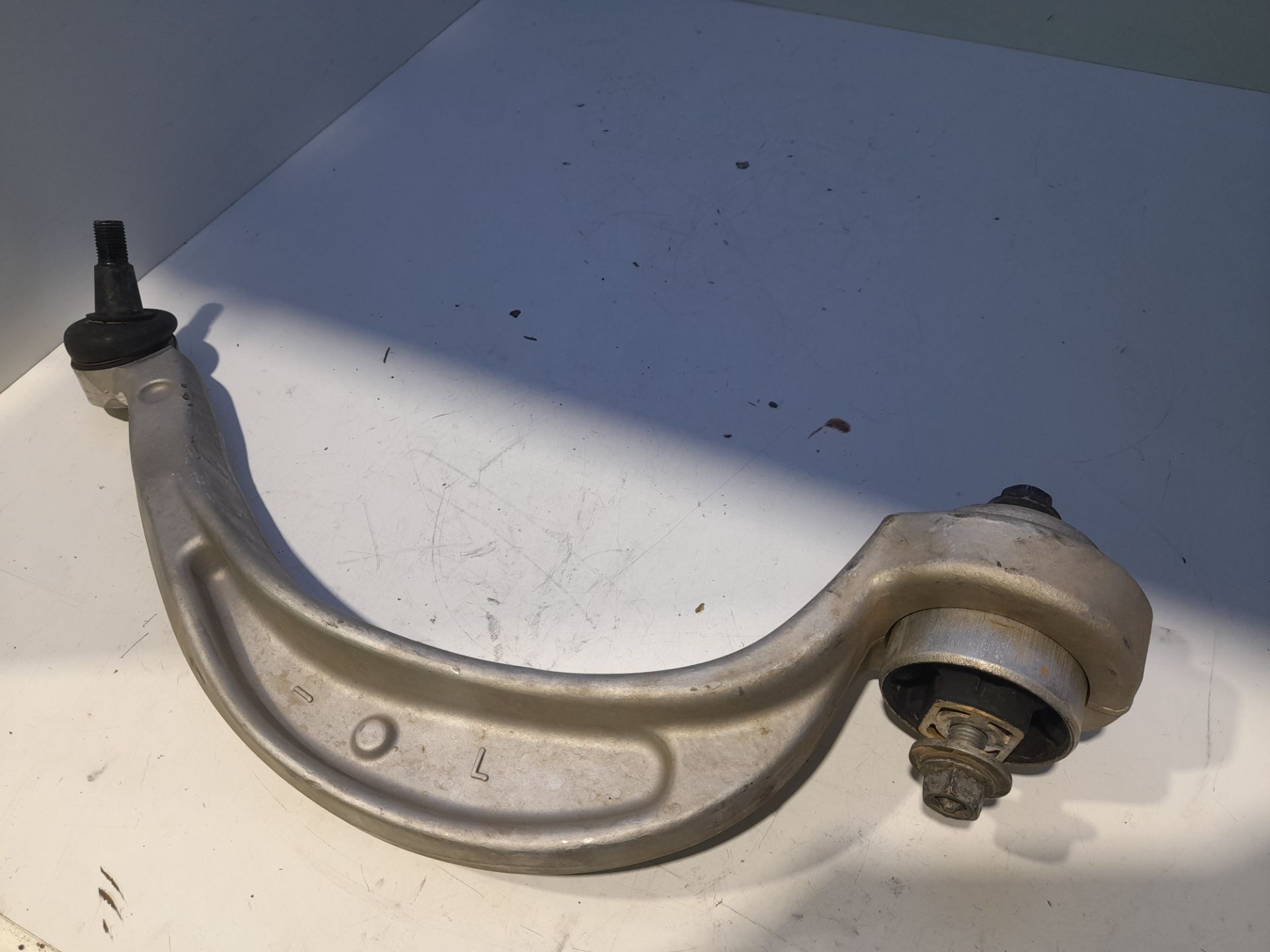 BRAZO SUSPENSION SUPERIOR DELANTERO IZQUIERDO AUDI Q5 (8R) 2.0 TDI (125kW)