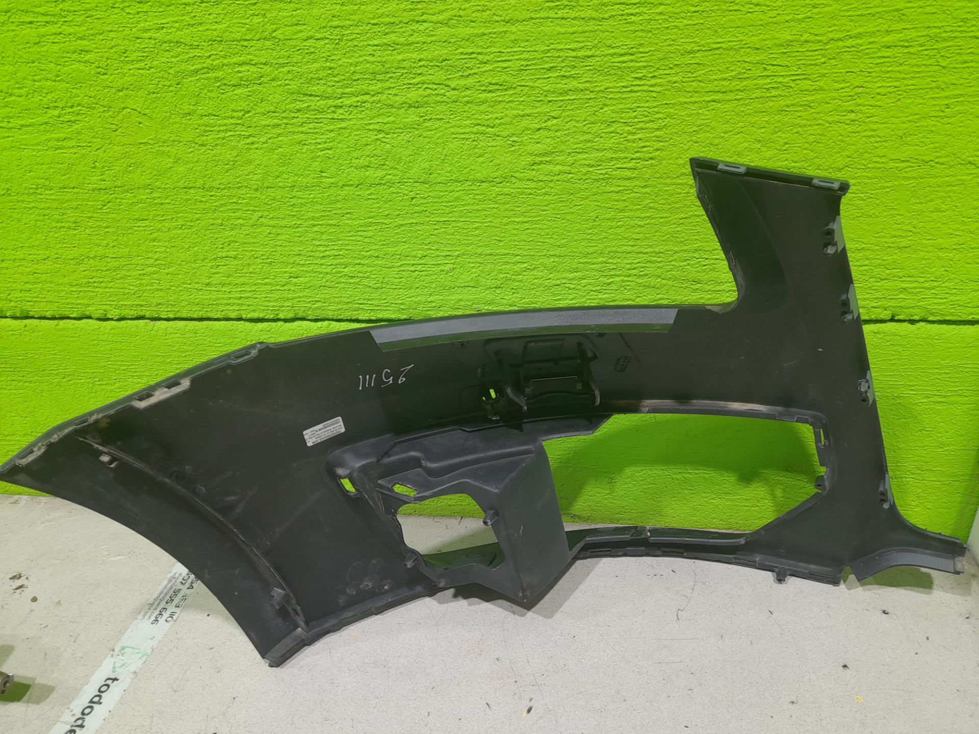 MOLDURA PARAGOLPE DELANTERA IZQUIERDA foto 2