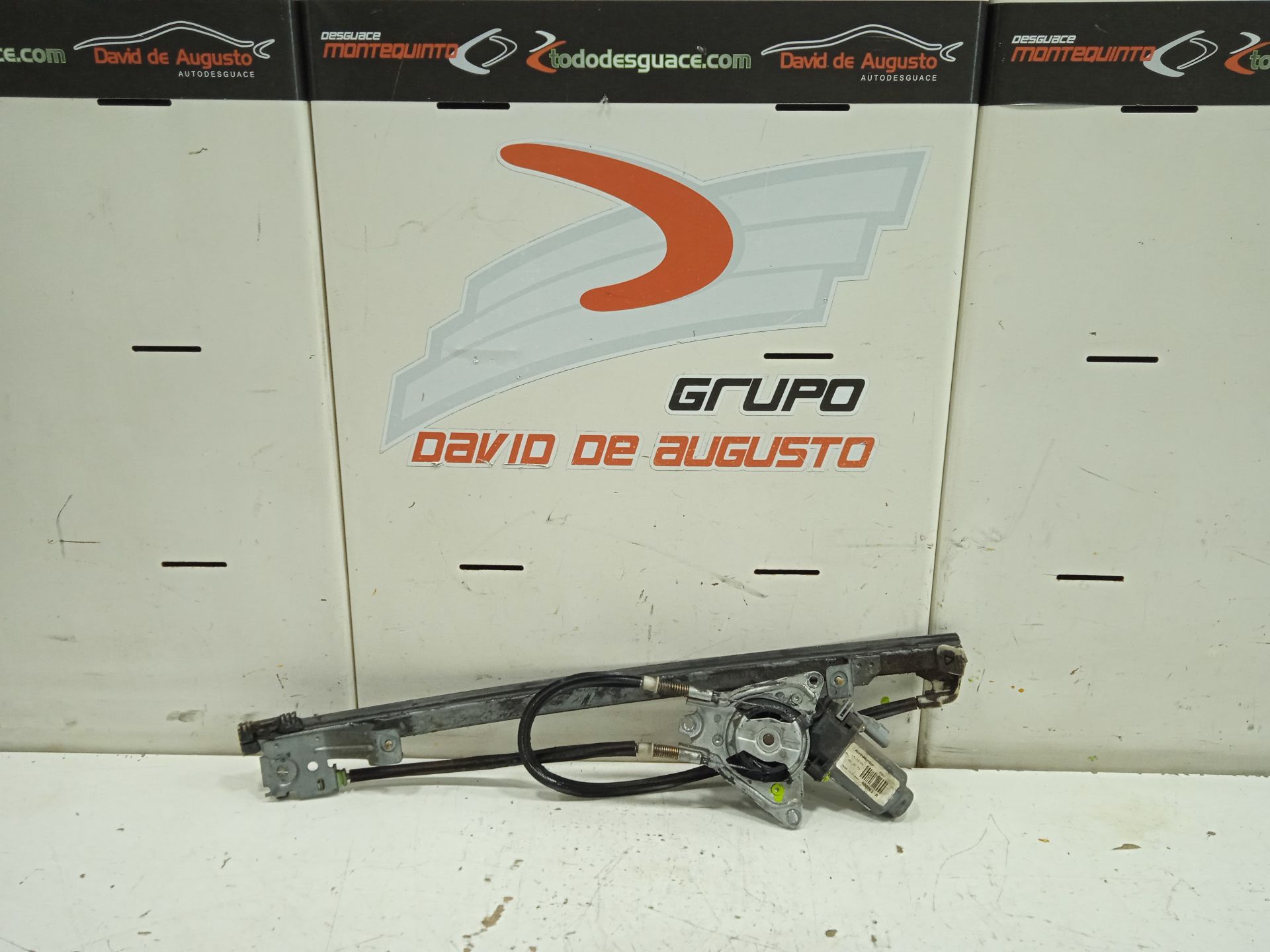 ELEVALUNAS TRASERO DERECHO
