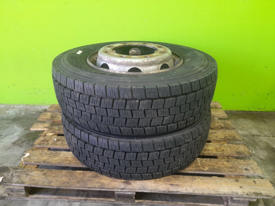 PAREJA NEUMATICO IVECO EUROCARGO *