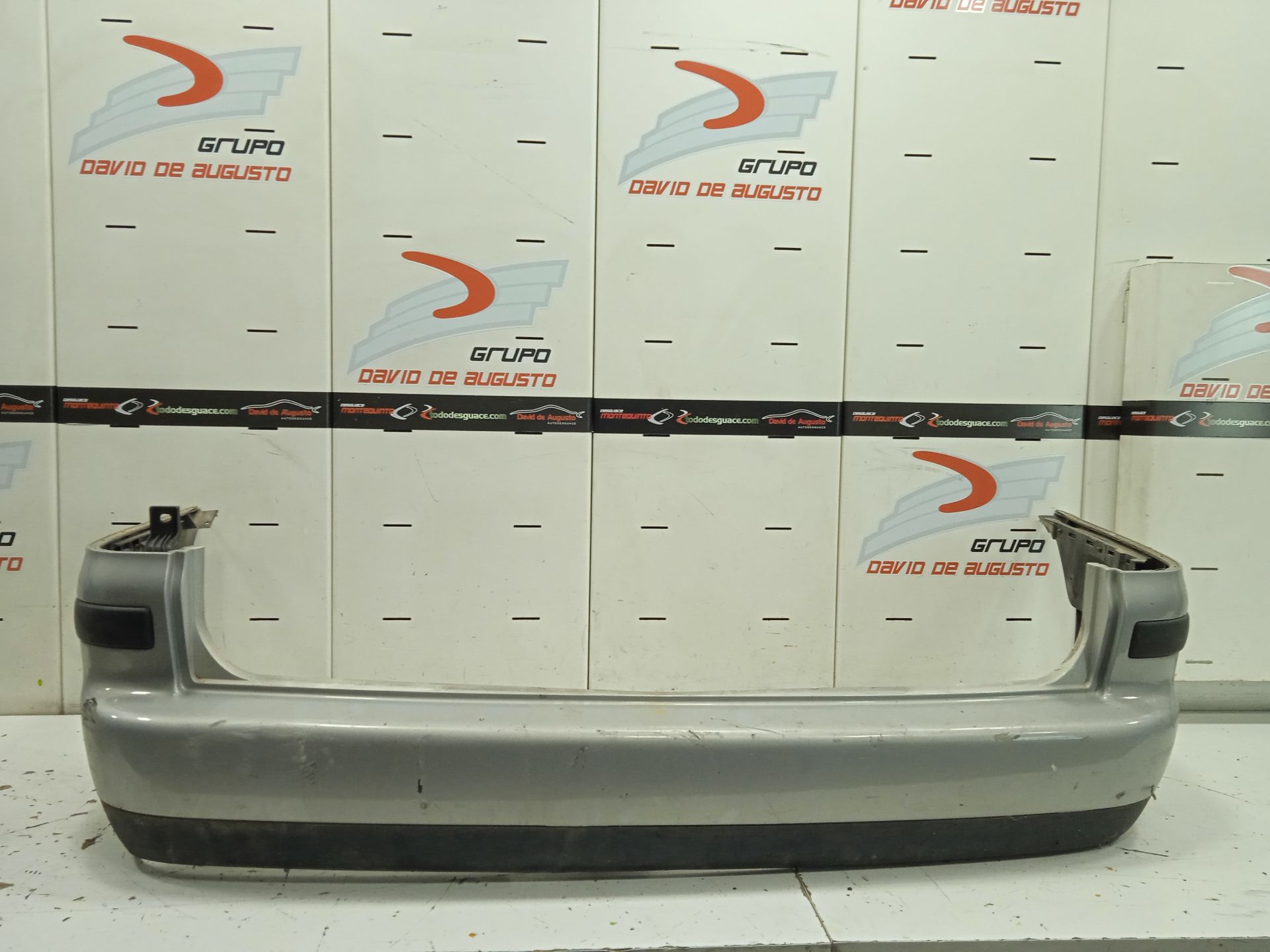 PARAGOLPES TRASERO