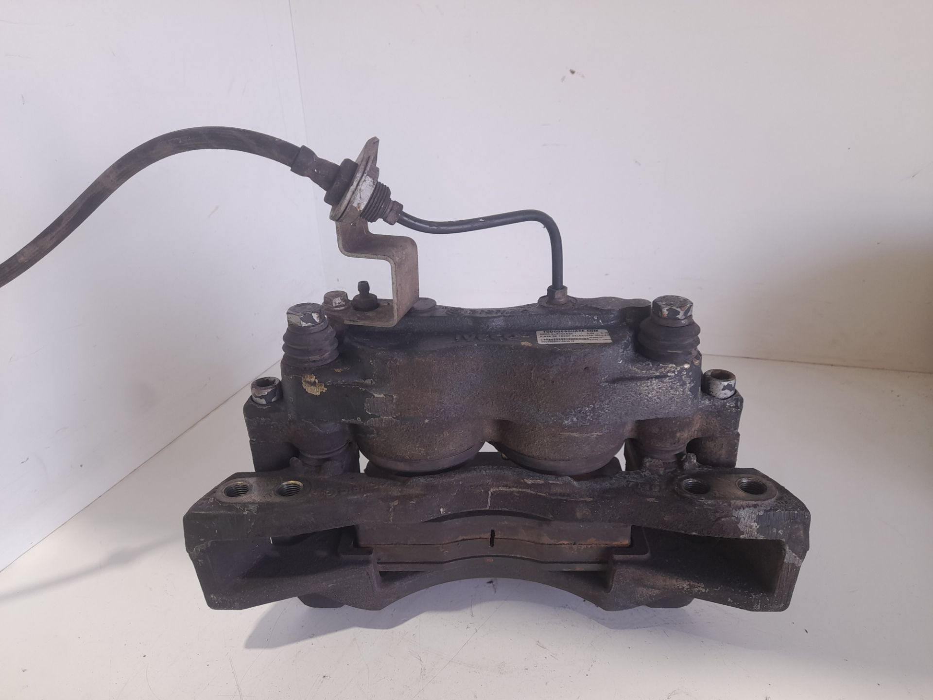 PINZA DE FRENO DELANTERA IZQUIERDA IVECO EUROCARGO *