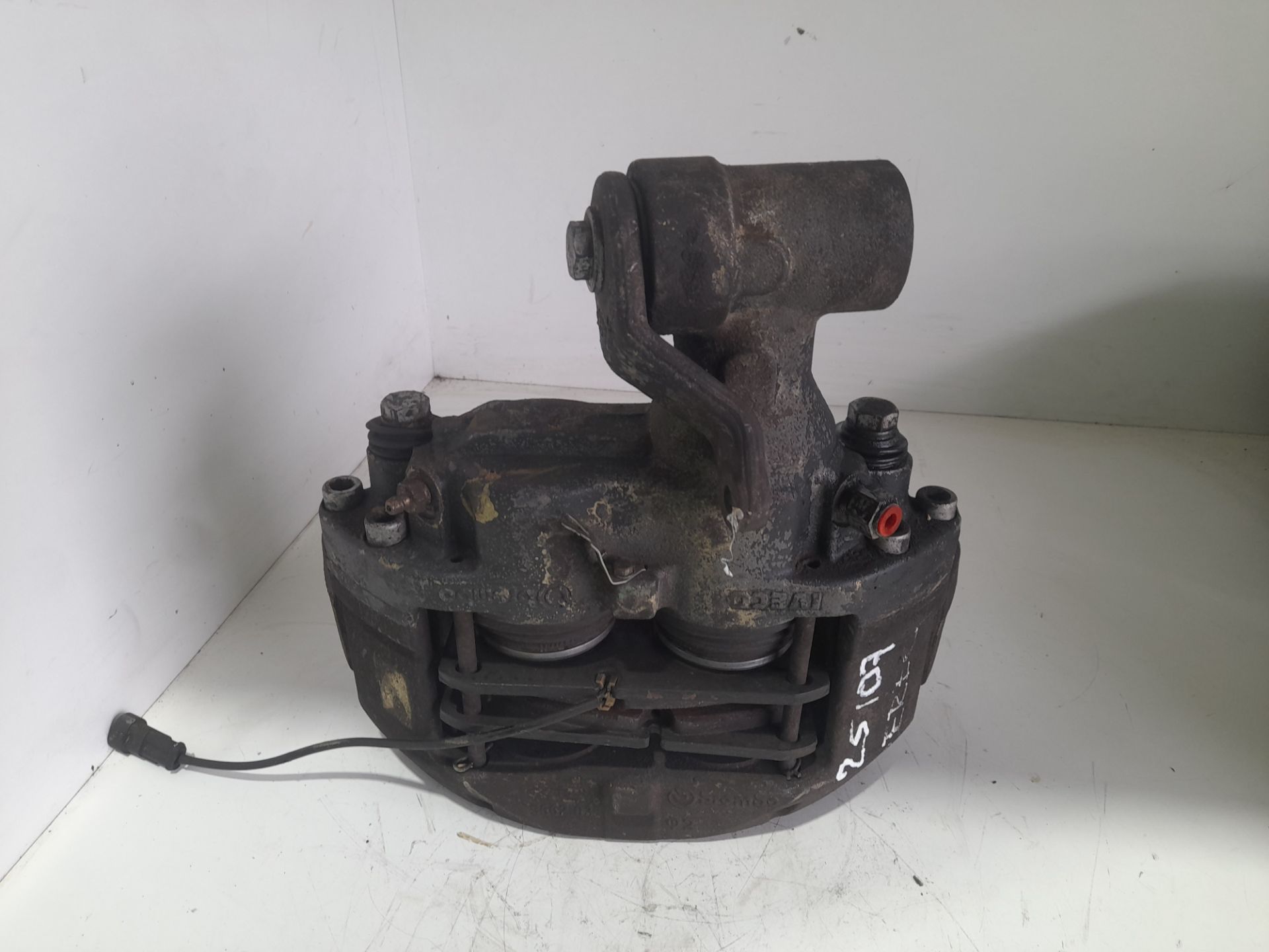 PINZA DE FRENO DELANTERA DERECHA IVECO EUROCARGO *
