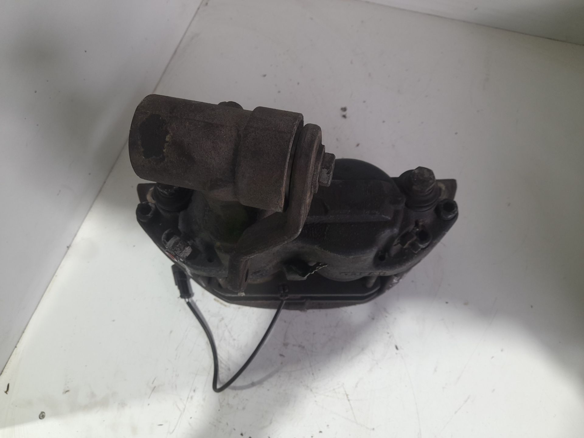 PINZA DE FRENO DELANTERA IZQUIERDA IVECO EUROCARGO *