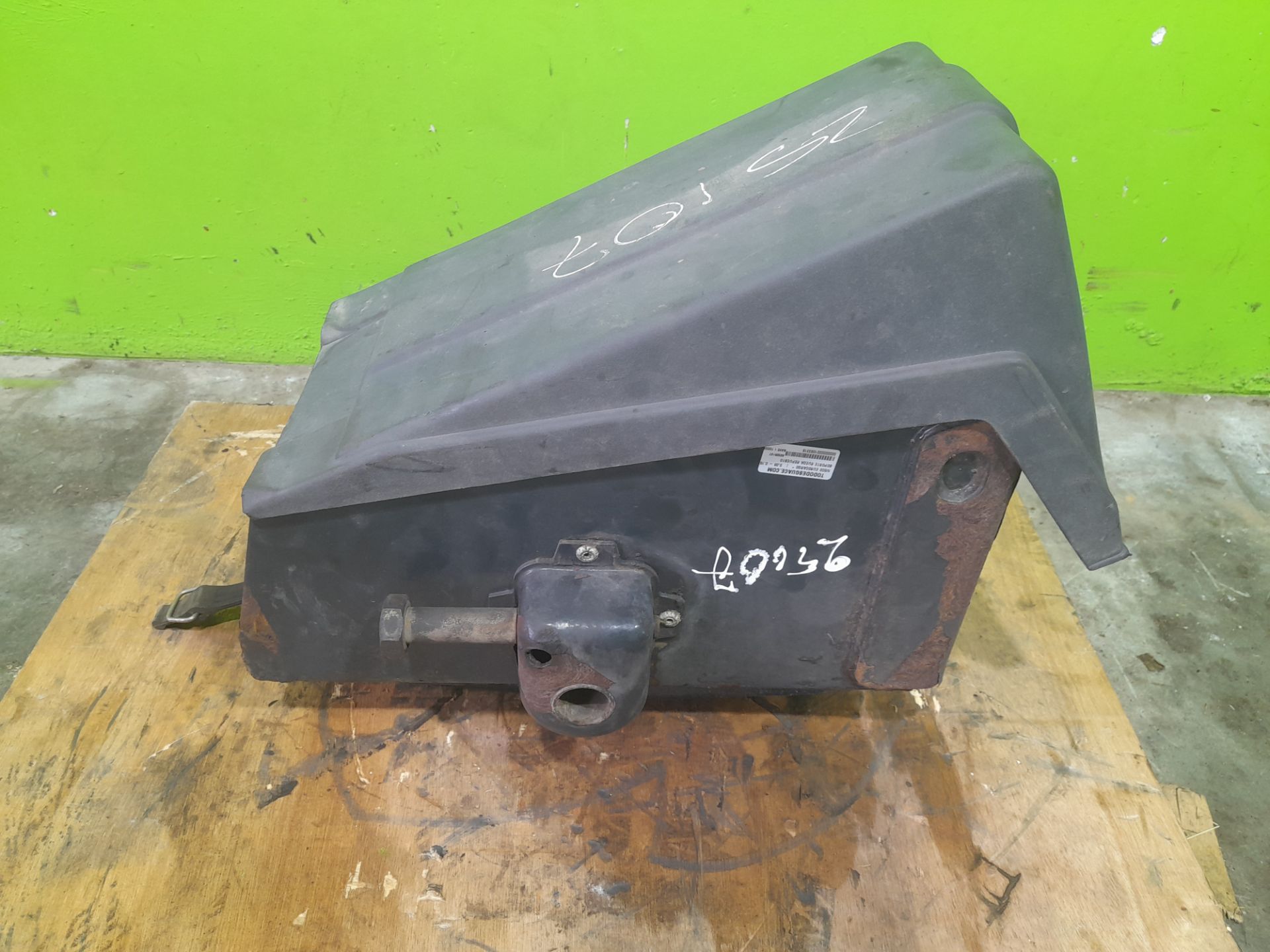 SOPORTE RUEDA REPUESTO IVECO EUROCARGO *