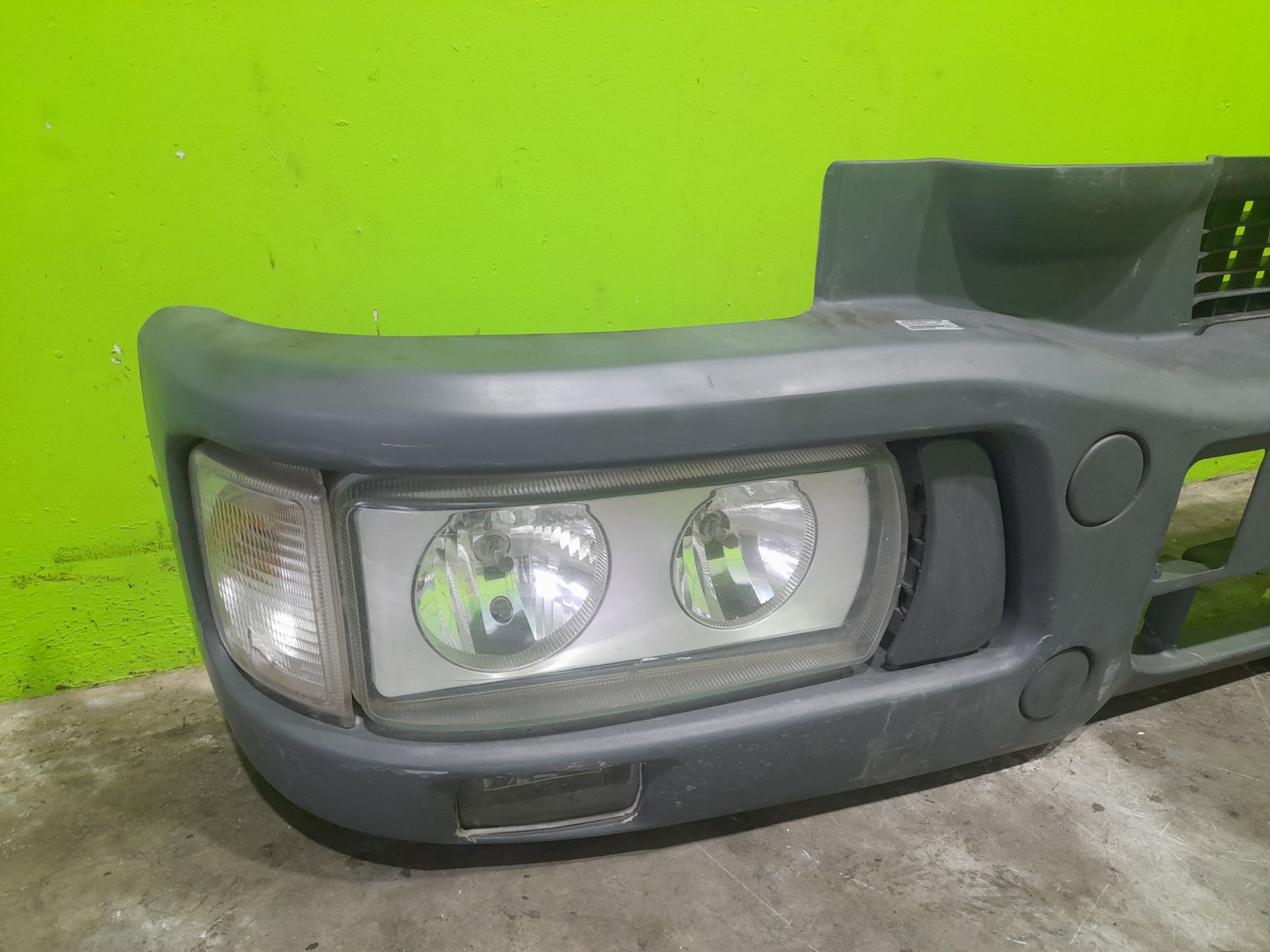 PARAGOLPES DELANTERO IVECO EUROCARGO *