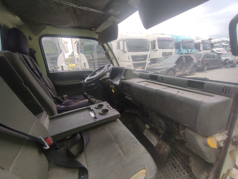 NISSAN CABSTAR 01.04 -> Cabina doble Cabina doble Motor 3,0 Ltr. - 92 kW Diesel