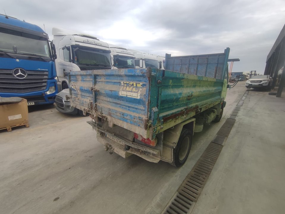 NISSAN CABSTAR 01.04 -> Cabina doble Cabina doble Motor 3,0 Ltr. - 92 kW Diesel