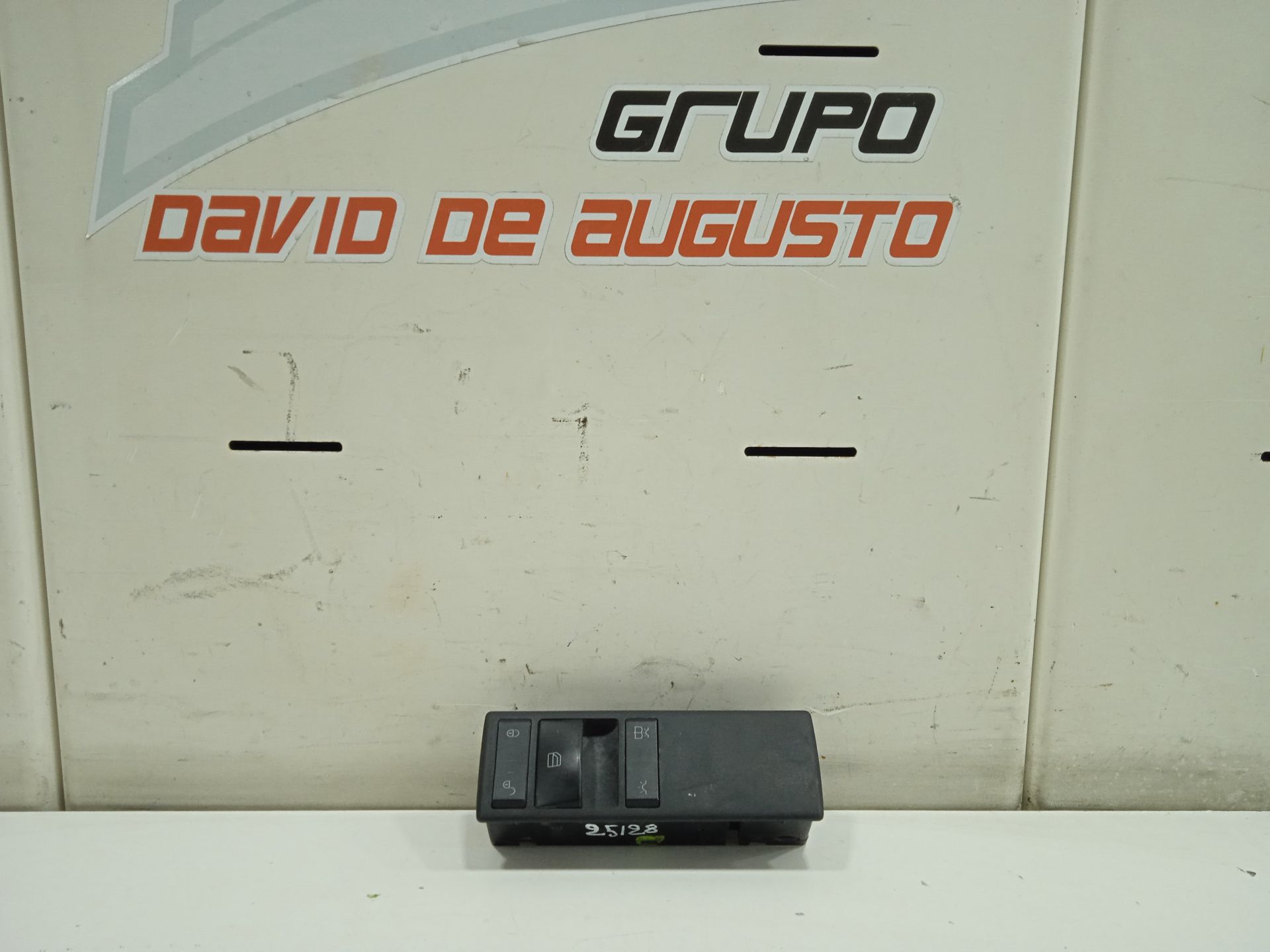 MANDO ELEVALUNAS DELANTERO DERECHO MERCEDES-BENZ ACTROS BM 963.XXX 2-ACHSER *