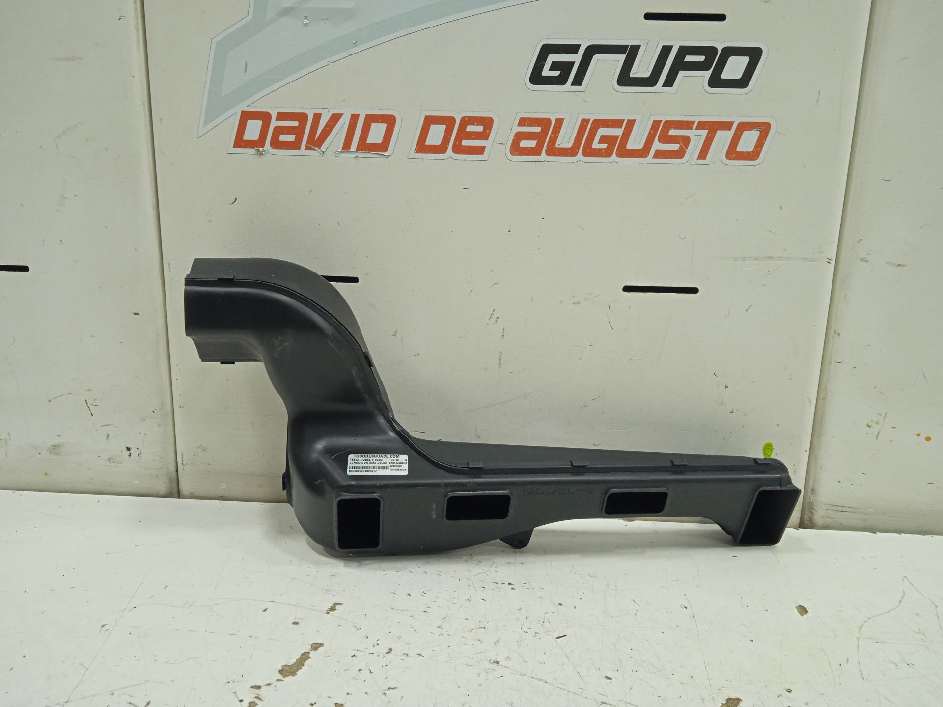 CONDUCTOR AIRE DELANTERO IZQUIERDO TESLA MODEL S Basis