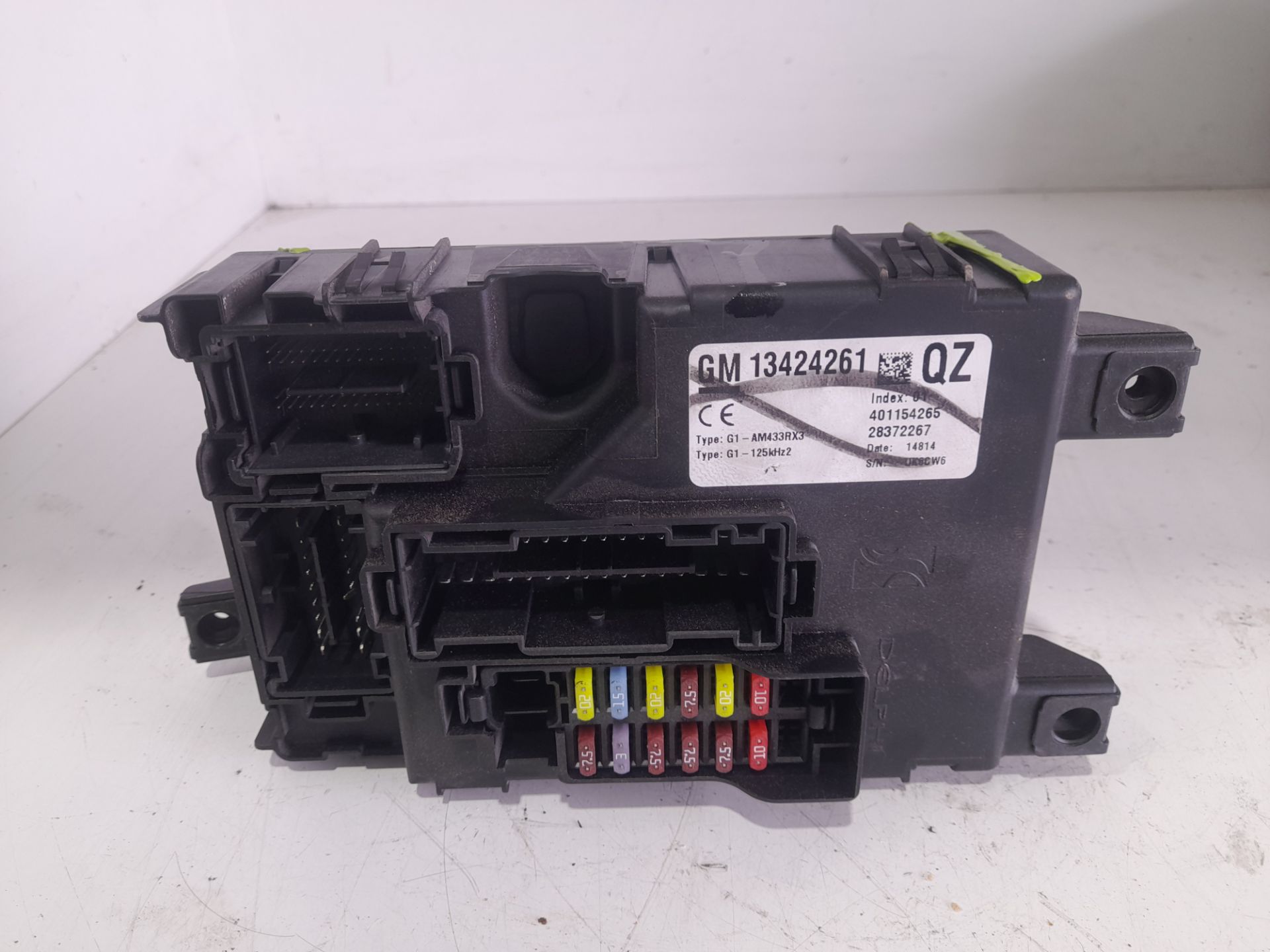 CAJA RELES / FUSIBLES OPEL CORSA D "111 Years"