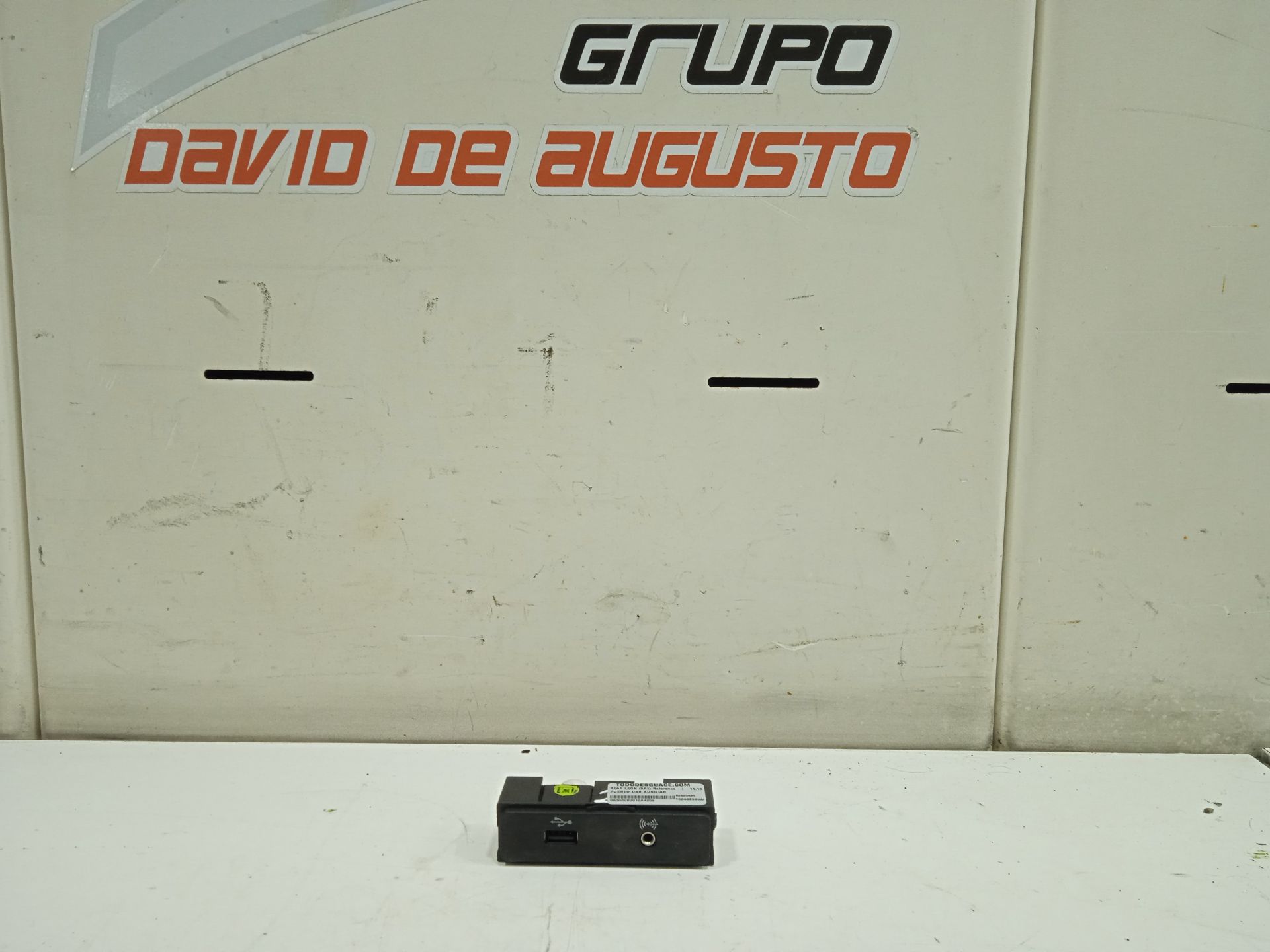 PUERTO USB AUXILIAR SEAT LEON (5F1) Reference