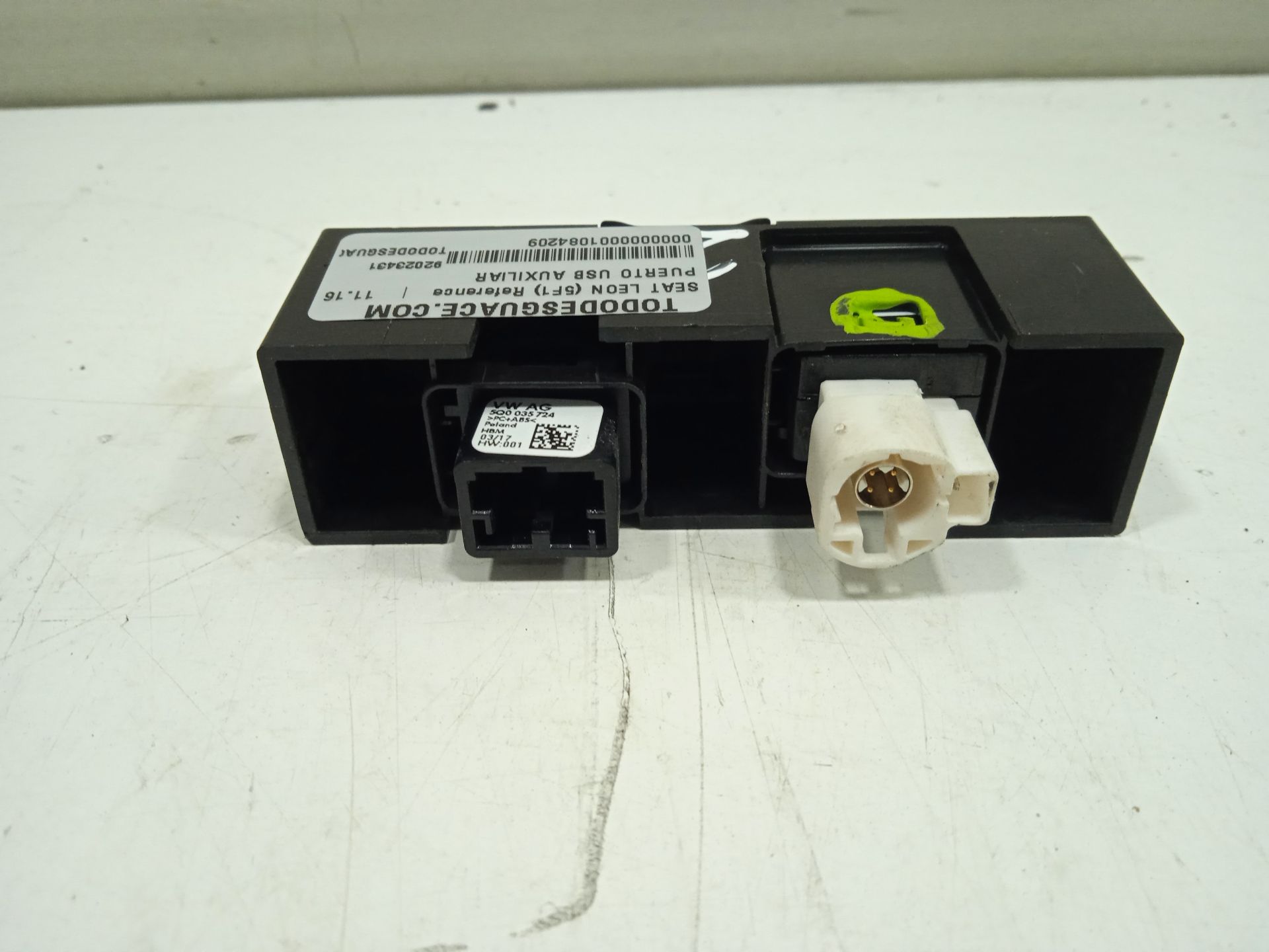 PUERTO USB AUXILIAR SEAT LEON (5F1) Reference
