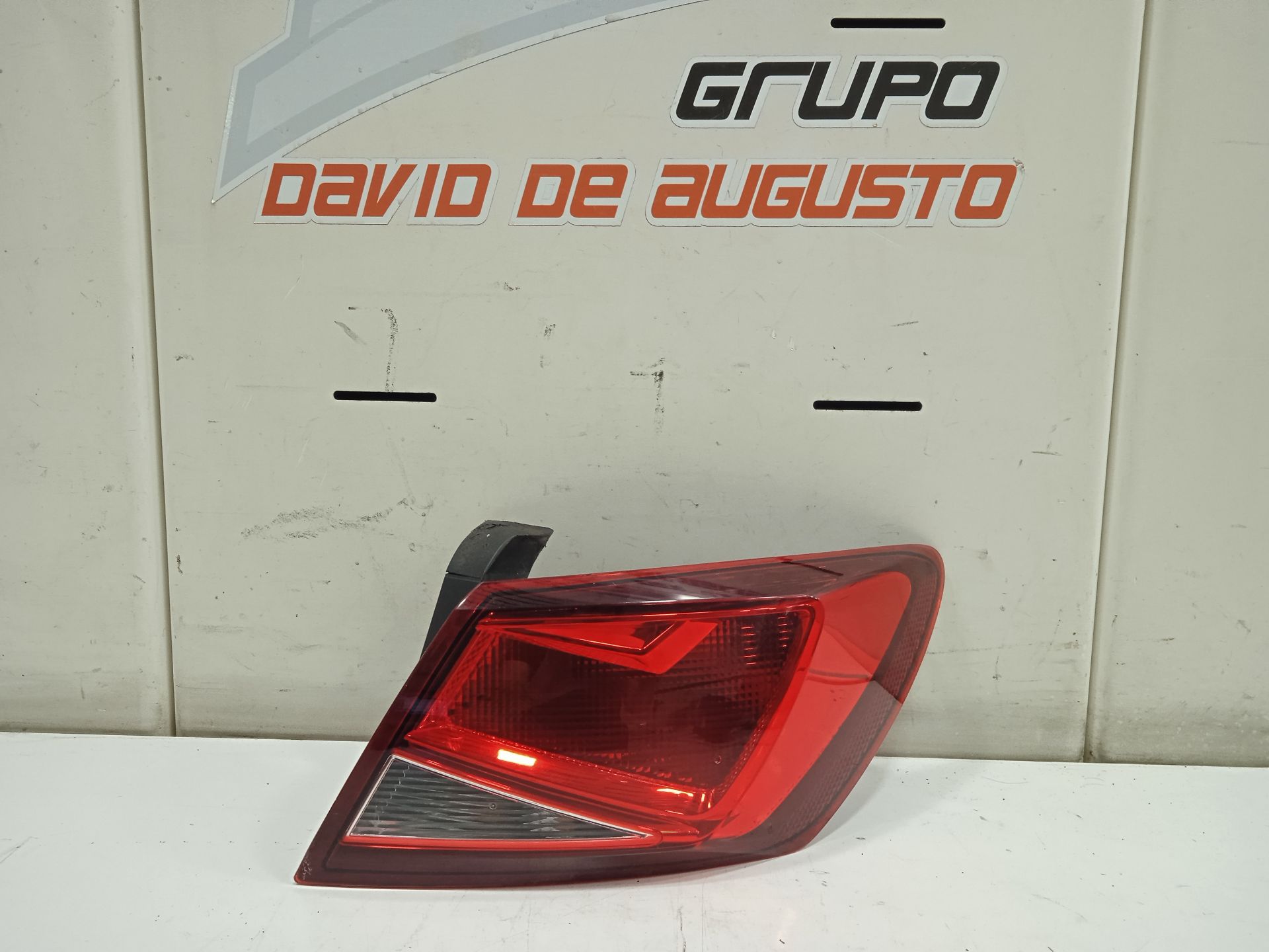 PILOTO TRASERO DERECHO SEAT LEON (5F1) Reference
