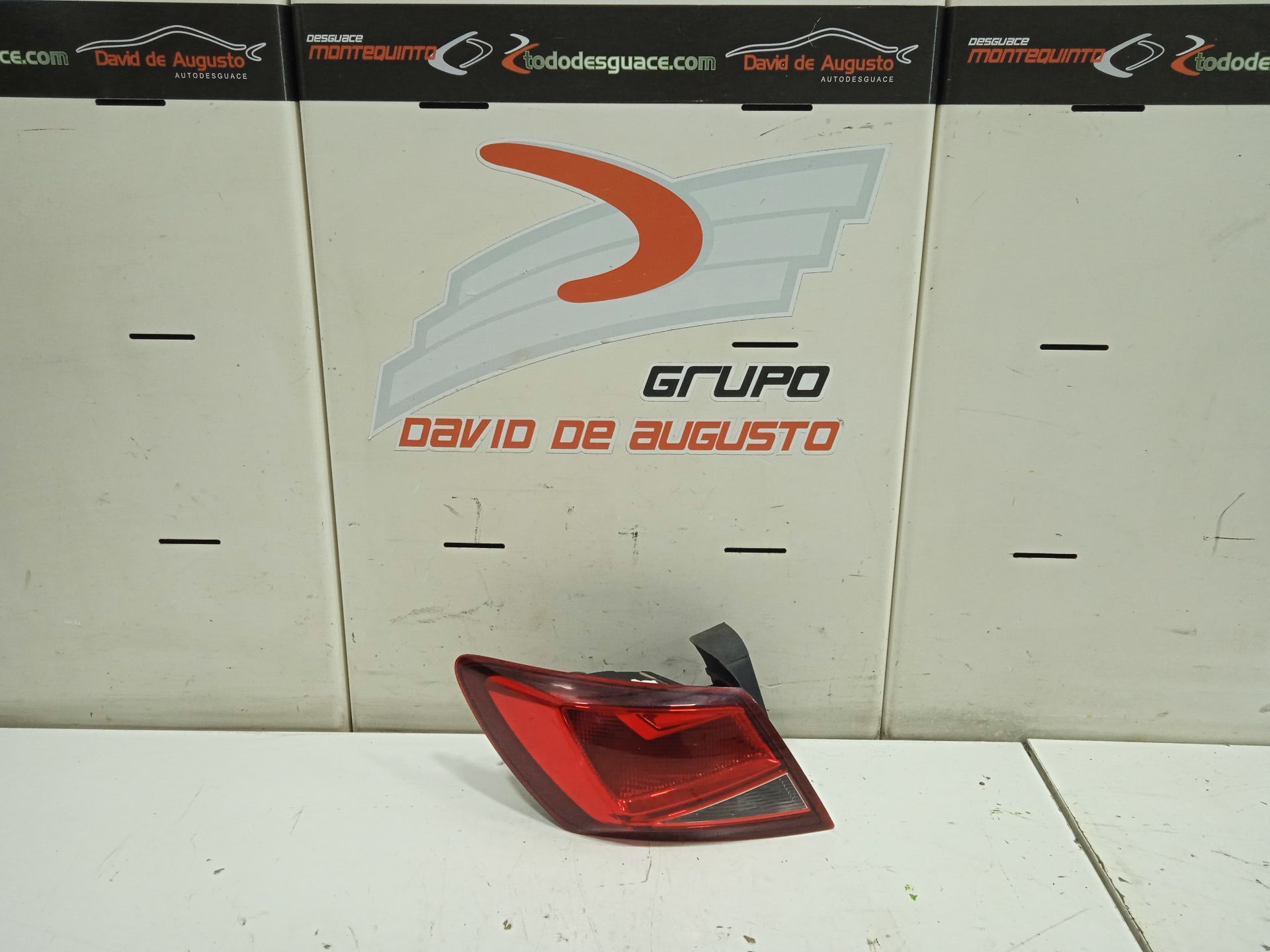 PILOTO TRASERO IZQUIERDO SEAT LEON (5F1) Reference