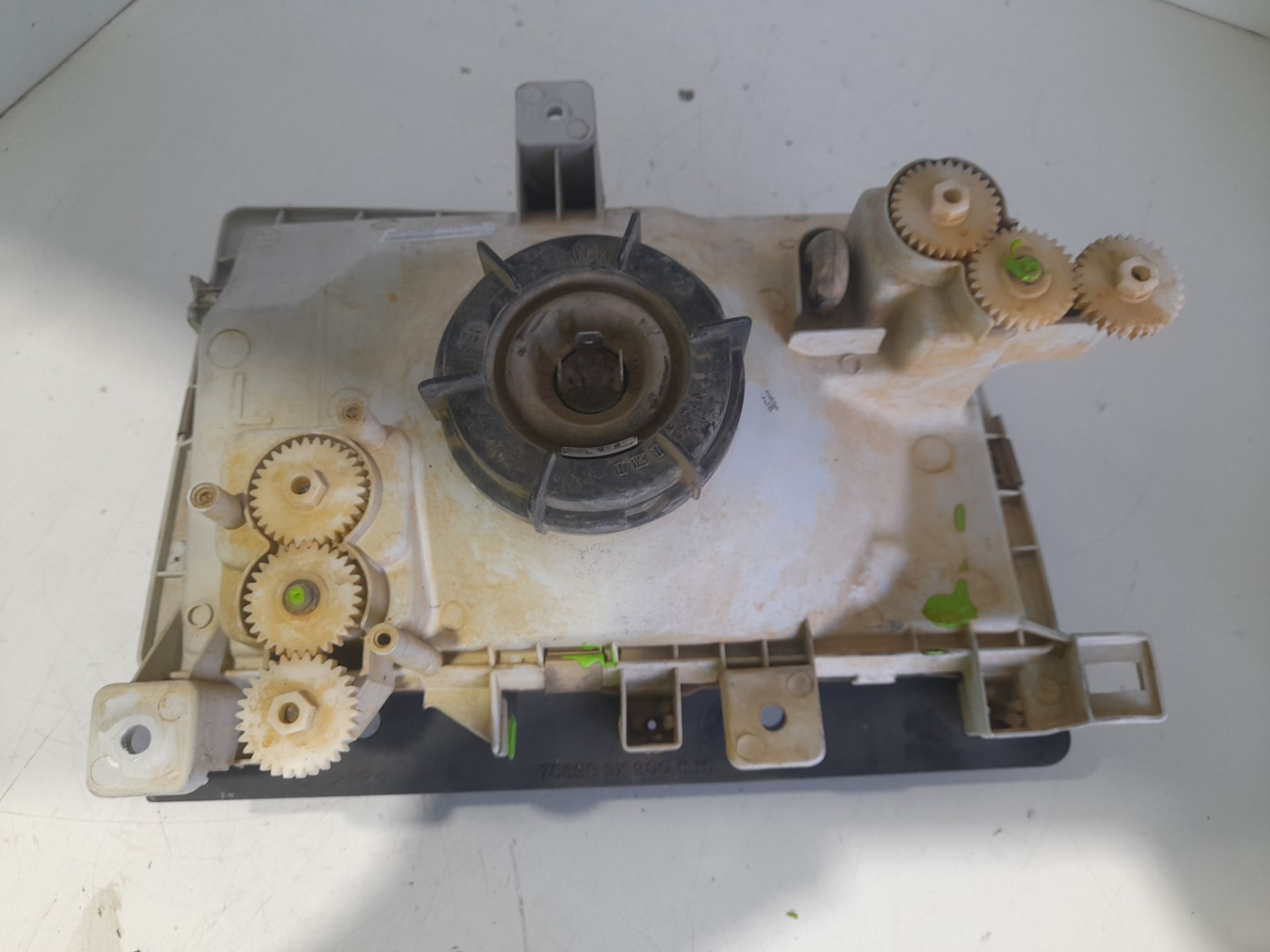 FARO IZQUIERDO NISSAN CABSTAR TL110.35