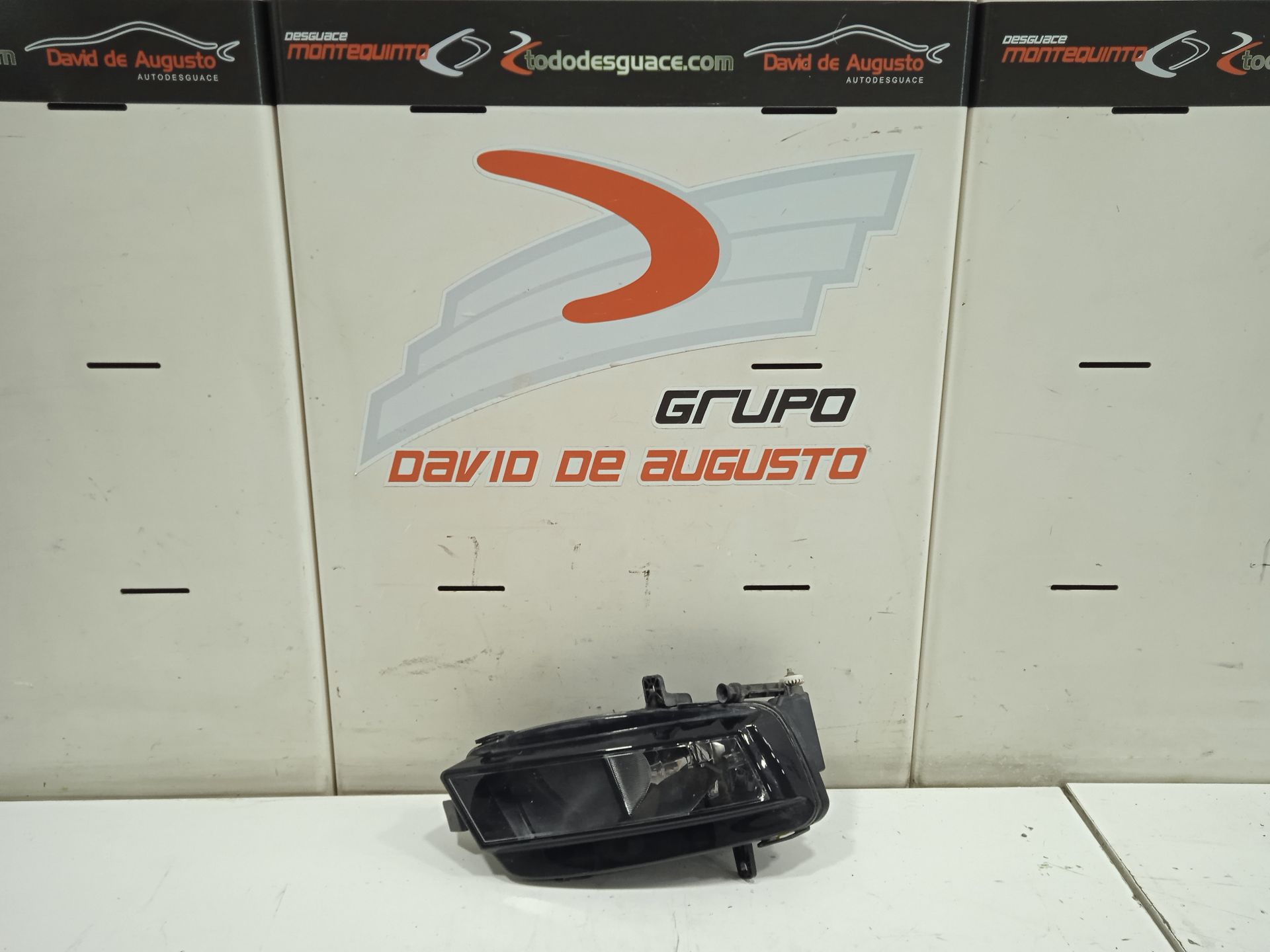 FARO ANTINIEBLA DERECHO VOLKSWAGEN GOLF VII LIM. BlueMotion