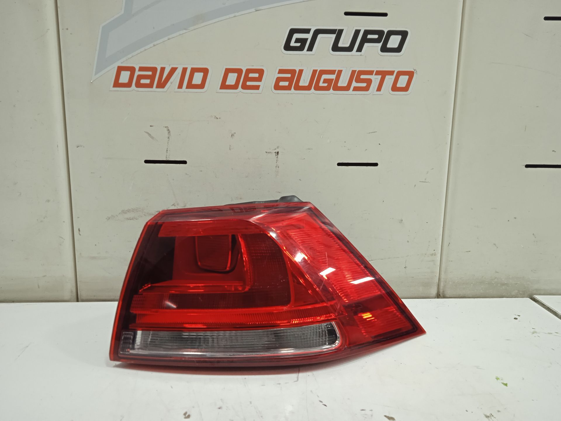 PILOTO TRASERO DERECHO VOLKSWAGEN GOLF VII LIM. BlueMotion