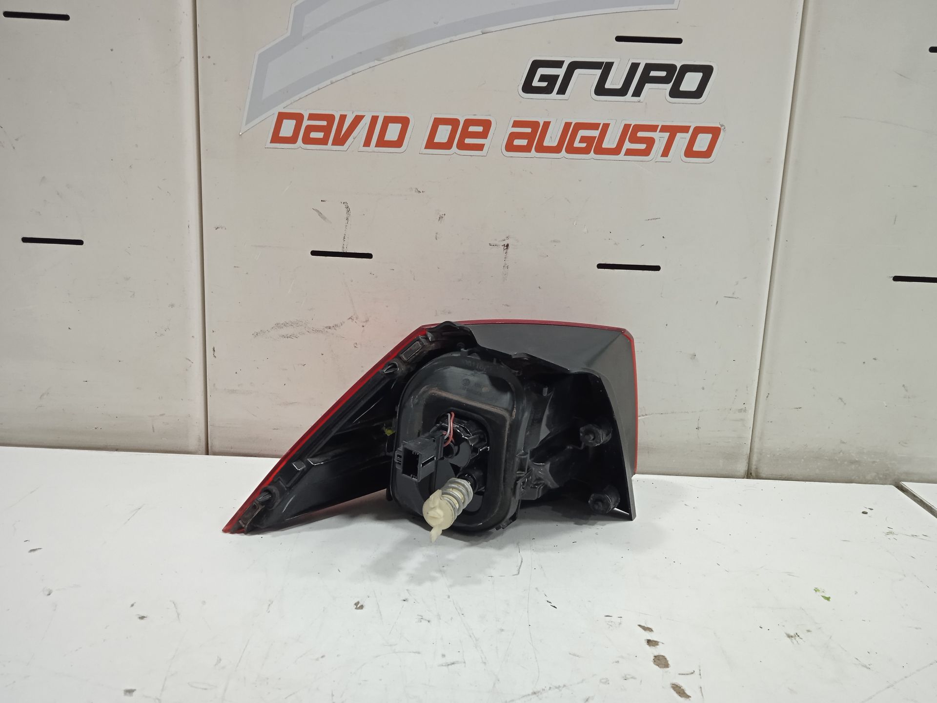 PILOTO TRASERO DERECHO VOLKSWAGEN GOLF VII LIM. BlueMotion