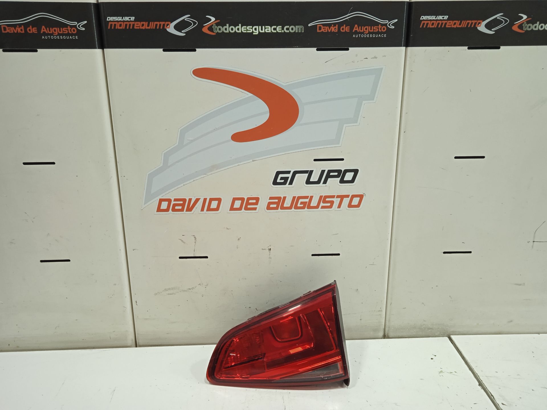PILOTO INTERIOR TRASERO DERECHO VOLKSWAGEN GOLF VII LIM. BlueMotion