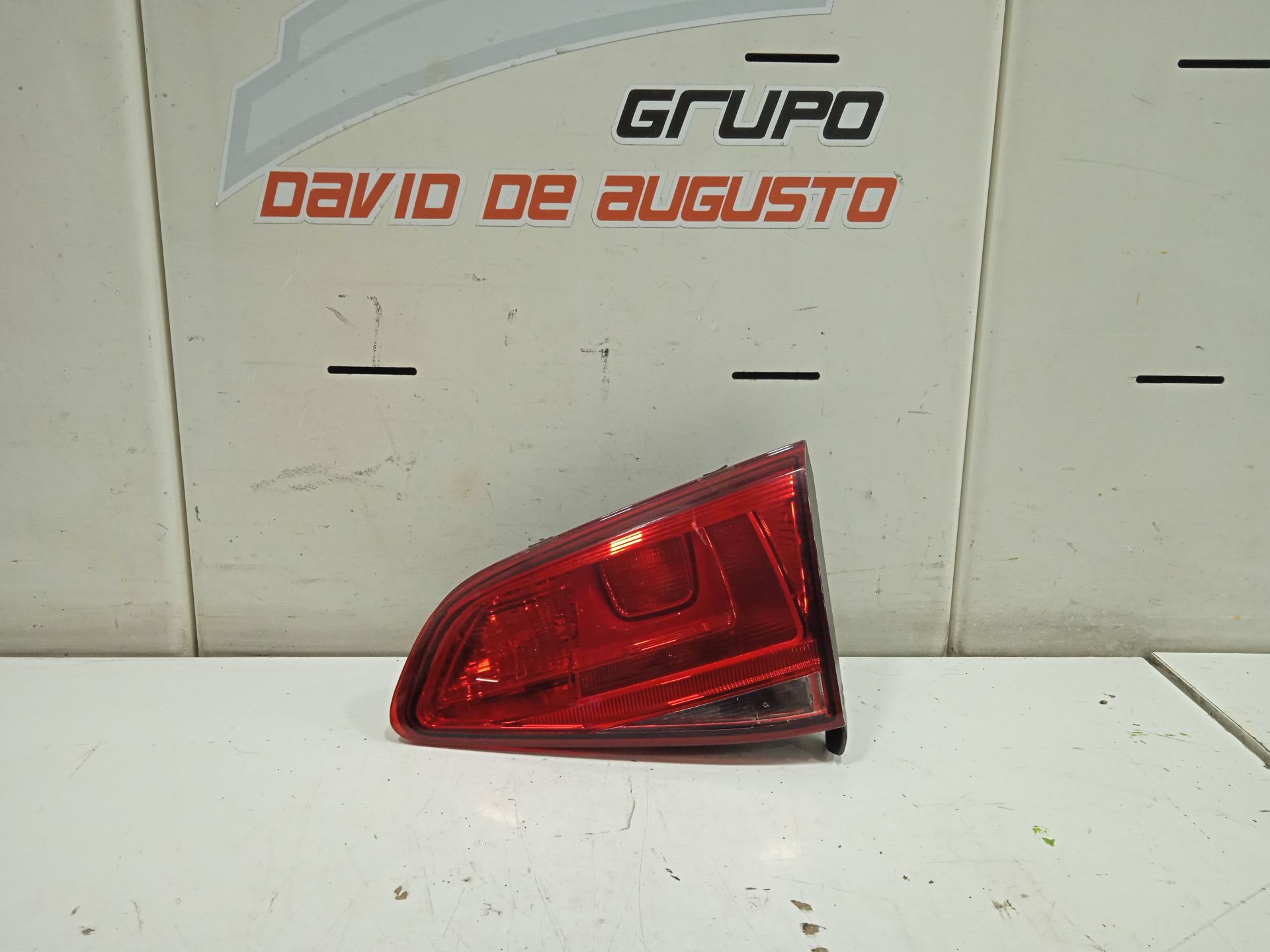 PILOTO INTERIOR TRASERO DERECHO VOLKSWAGEN GOLF VII LIM. BlueMotion