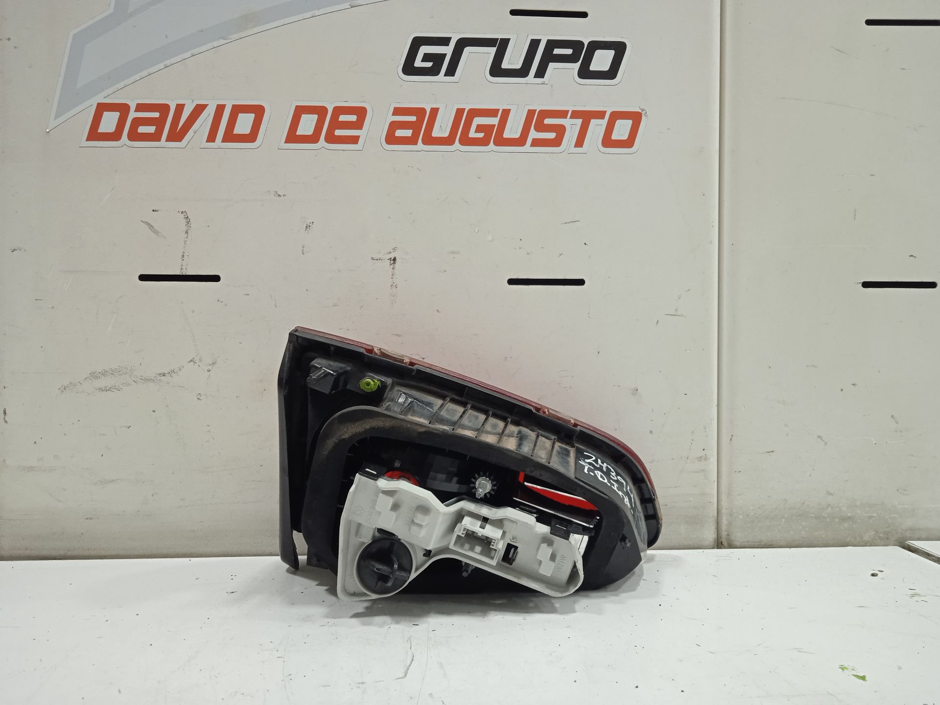 PILOTO INTERIOR TRASERO DERECHO VOLKSWAGEN GOLF VII LIM. BlueMotion